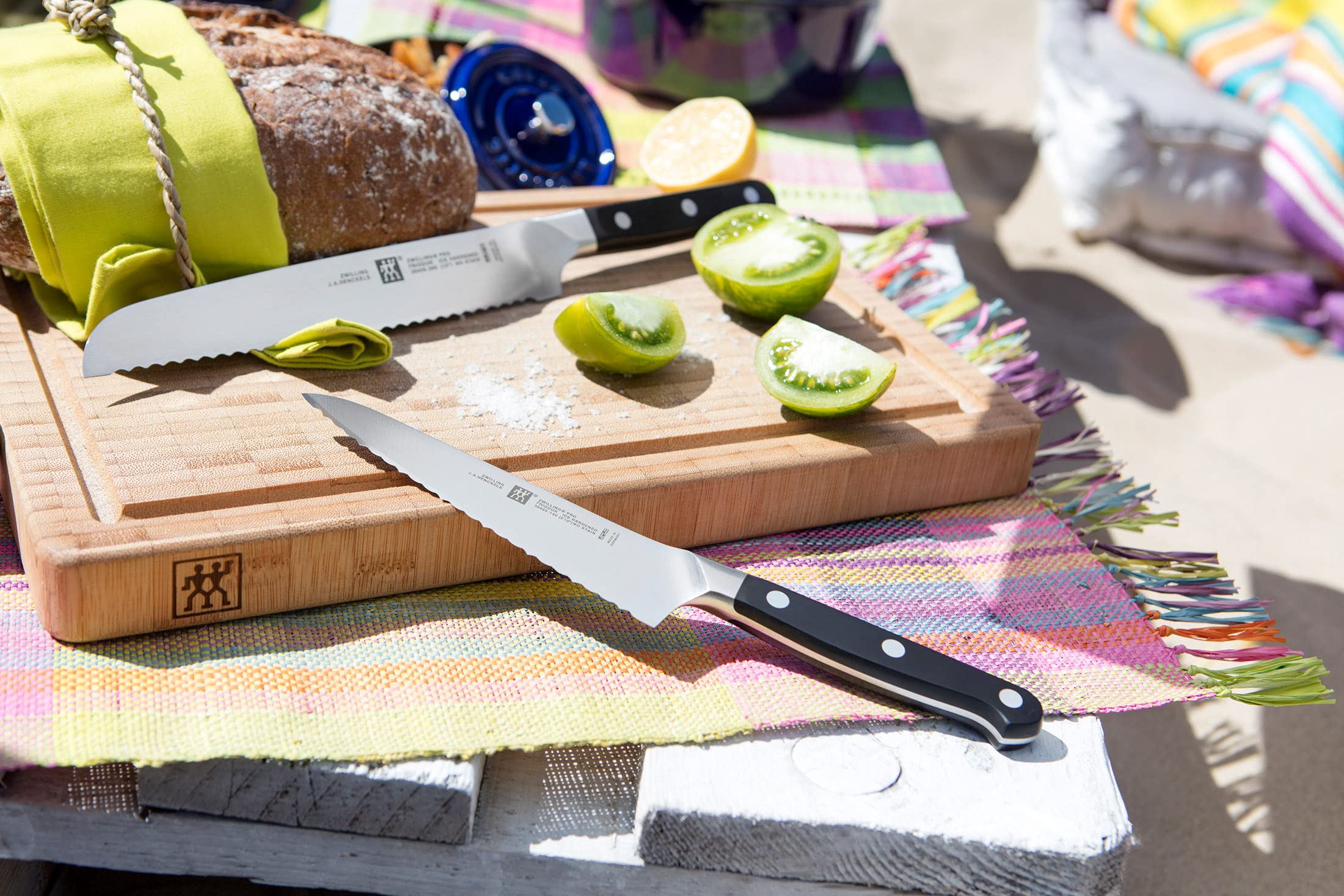 Cuchillo De Chef Zwilling Pro Compact 5.5 Pulgadas En Acero Plata/negro