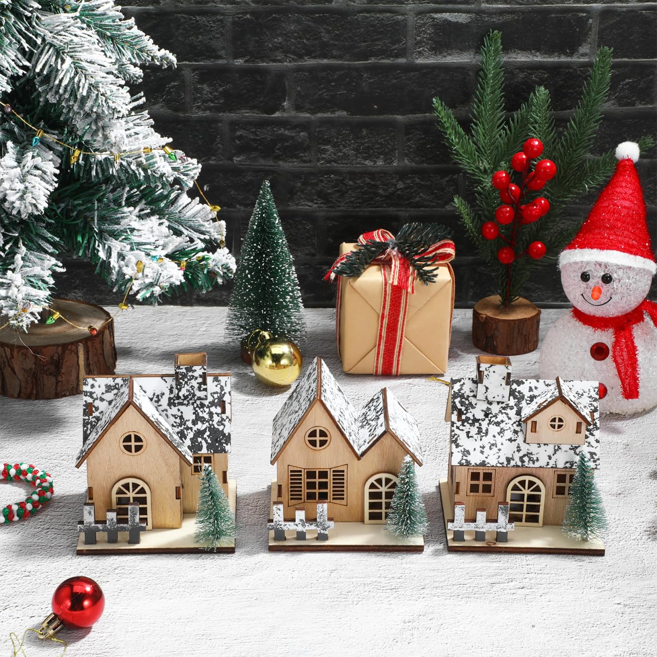 BESPORTBLE Set di 3 case di Natale in legno: villaggio di Natale - Graffiti Artigianato Ornamenti Mini Case Decorazioni Paesaggio per Tavola Centrotavola Decorazione Casa