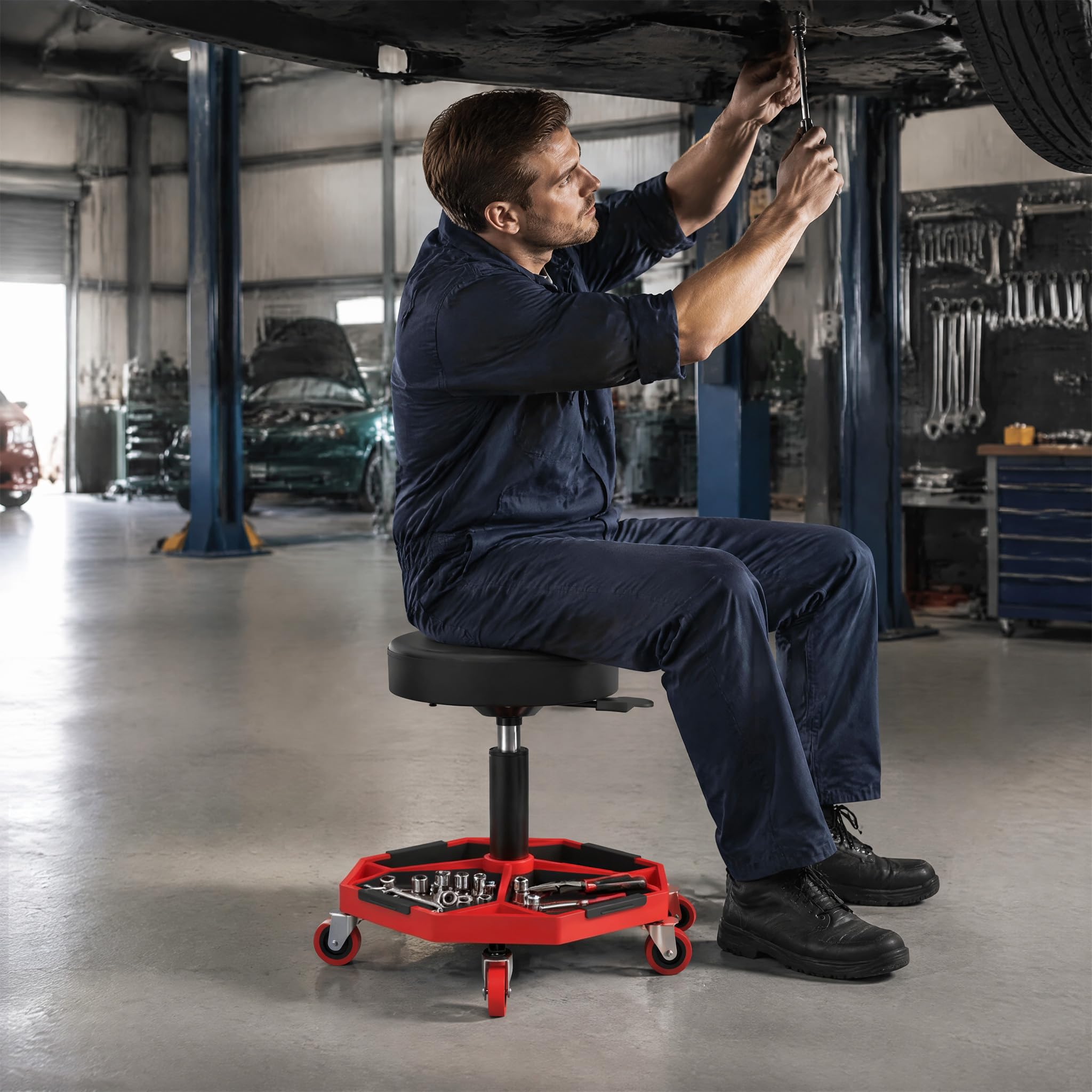 XMTECH Taboret warsztatowy z kółkami, regulacja wysokości, 150 kg, półka na