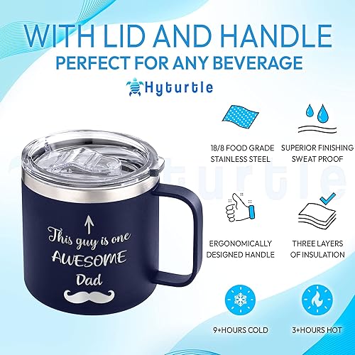 Miniatura 3 de HYTURTLE Taza de café con inscripción "This guy is one awesome dad" en azul marinoVaso de 14 onzas de acero inoxidable. Regalo para papá y hombres