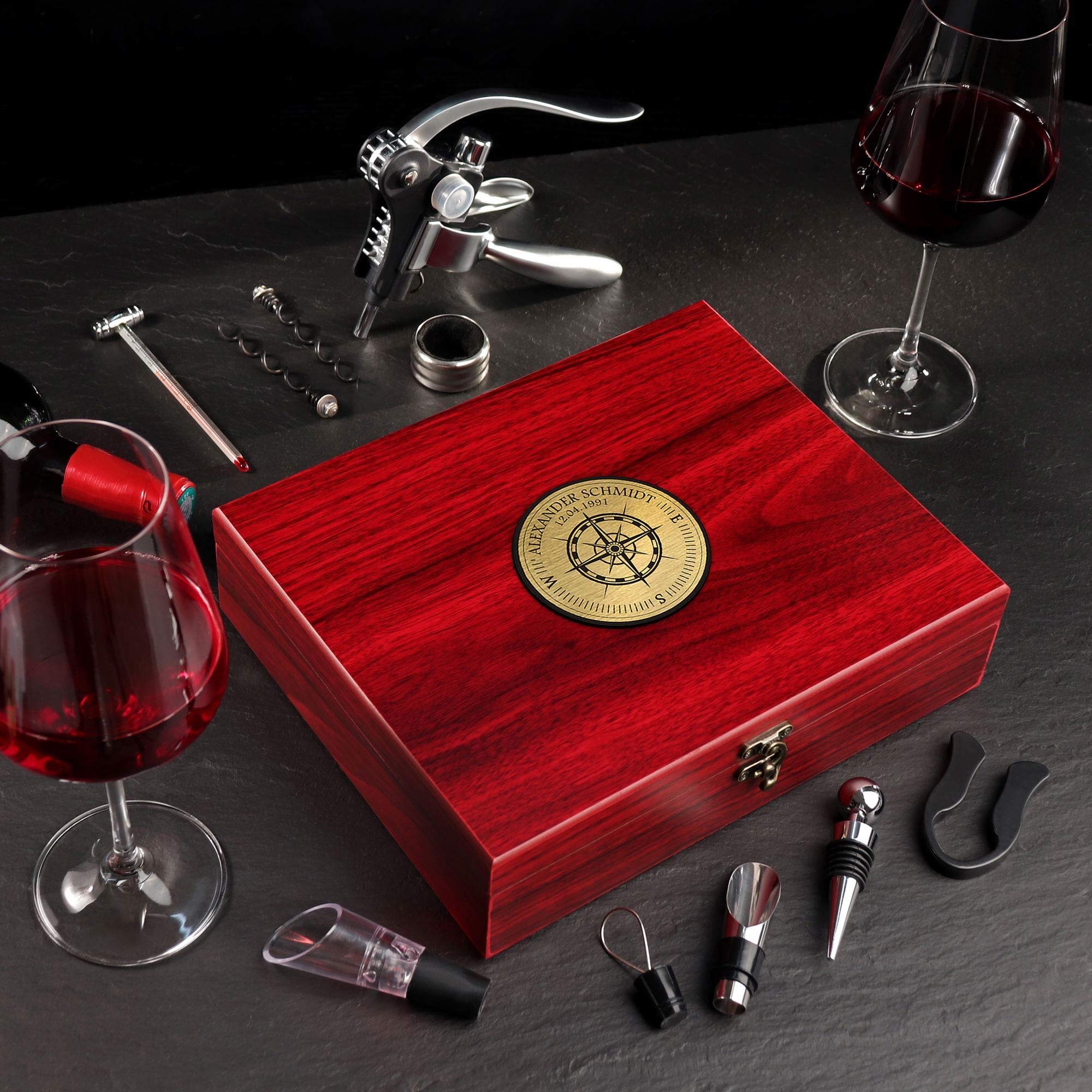 AMAVEL Sommelier Set mit 10 Wein-Accessoires, Geschenkbox aus Holz mit Plakette und Personalisierter Kompass-Gravur, Geschenkidee für Weinliebhaber