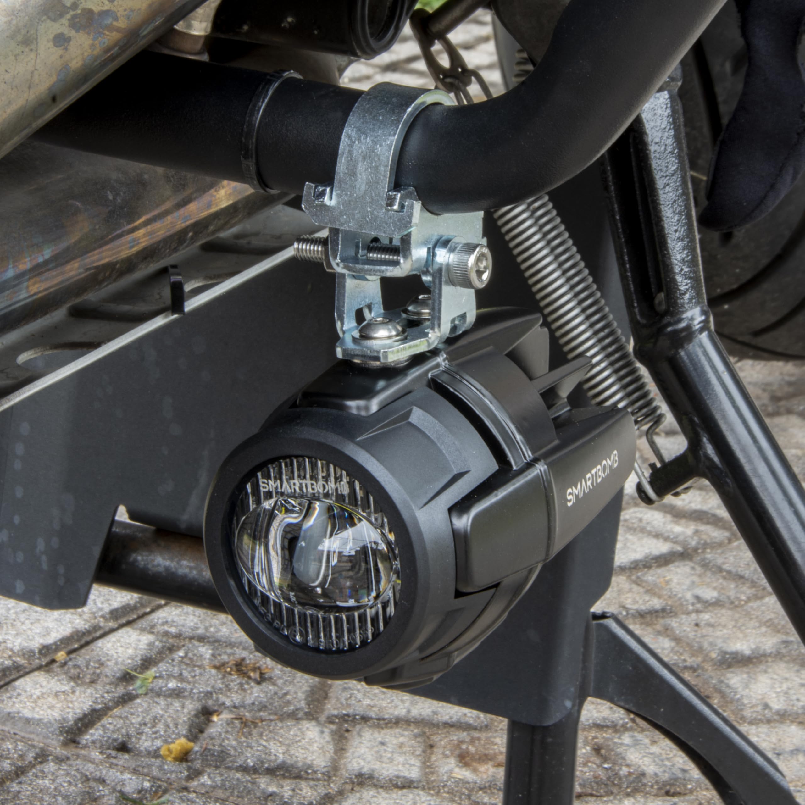 Smartbomb FARETTI SUPPLEMENTARI FLOOD ANTINEBBIA 40W LED Omologati europa strada pubblica certificato tuv r4f stradale cablaggio premium doppio pulsante ip68