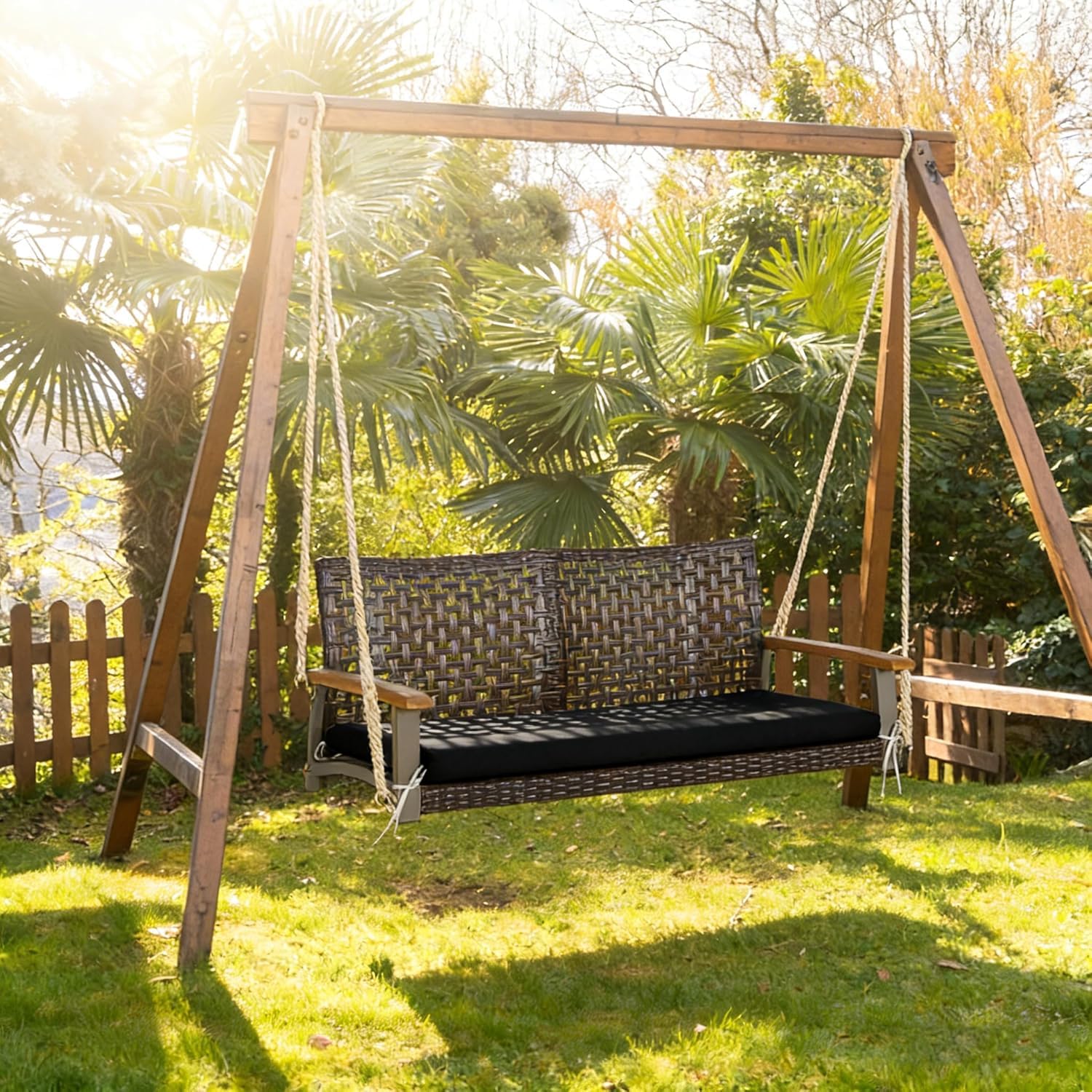 SOARS Dondolo Sospeso a 2 Posti in Rattan PE, Altalena da Esterno con Cuscini e Braccioli in Legno di Acacia, Carico 360 kg, 131 X 68 X 54 CM, Panca Sospesa per Giardino, Balcone, Terrazza (Nero)