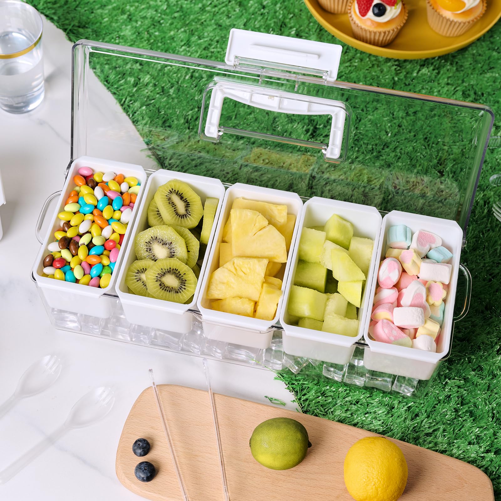 Lot de 2 plateaux à condiments réfrigérés avec 5 compartiments amovibles et poignée cachée, organisateur de condiments glacés, plateau de service transparent pour camping, fruits, salade