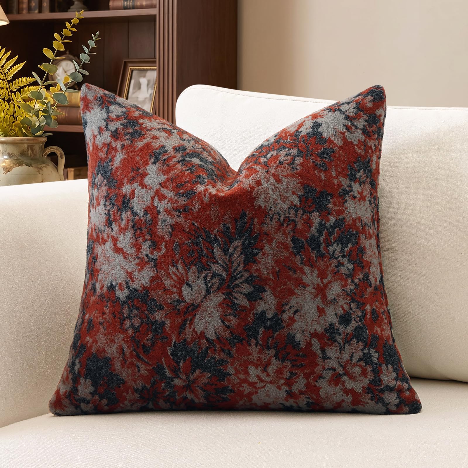 JOTOM Vintage Floral Cushion Cover 50x50 cm Double-Sided Decorative Throw Pillow Cover Chenille Farmhouse Couch Cushion Case for Living Room Sofa Bed Home Decor Pack of 1 (Rust)
