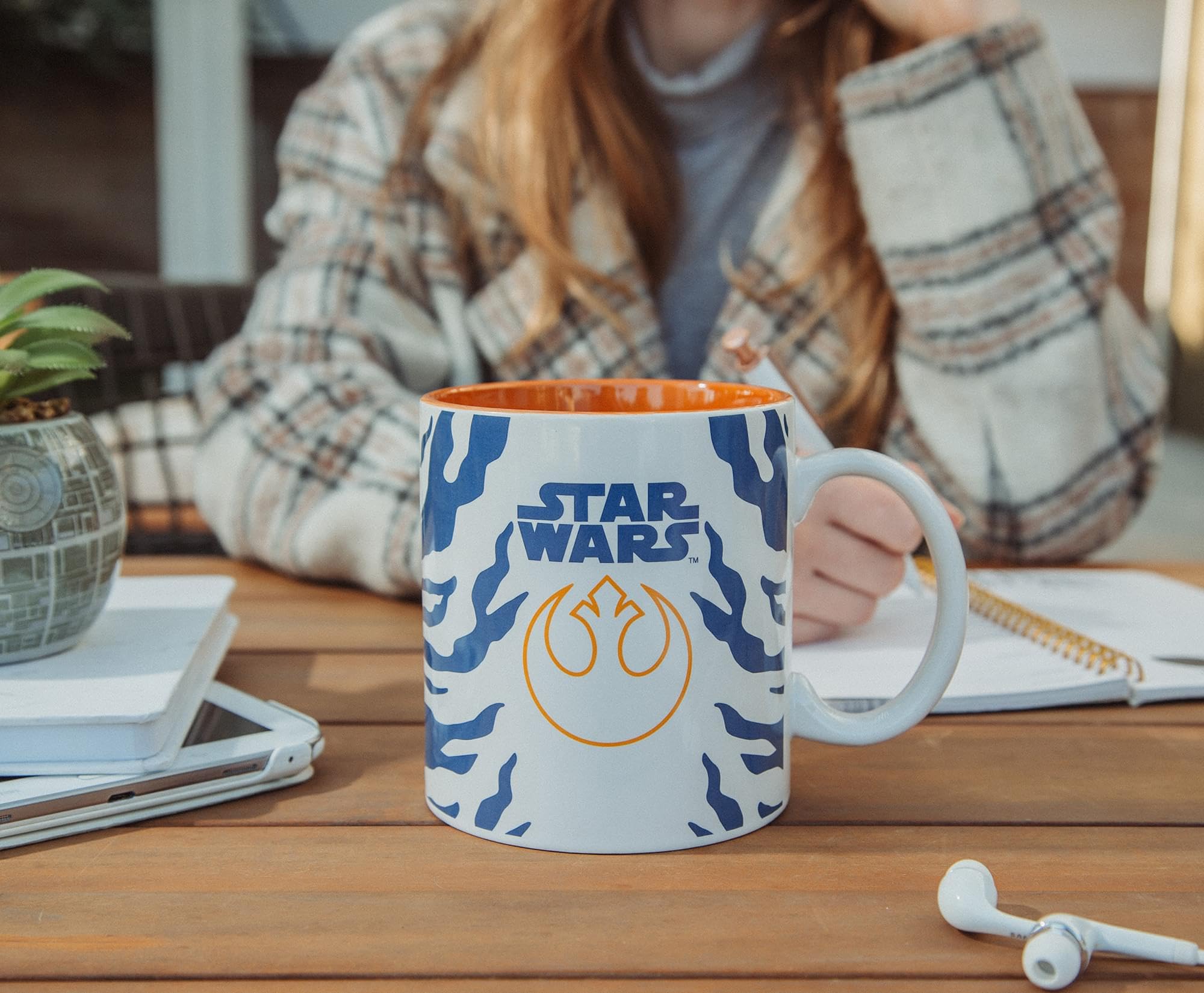 Amazon.com | Star Wars Ahsoka Tano Ceramic Mug | Large Coffee Cup For Tea,  Espresso, Cocoa | Holds 20 Ounces: Coffee Cups & Mugs