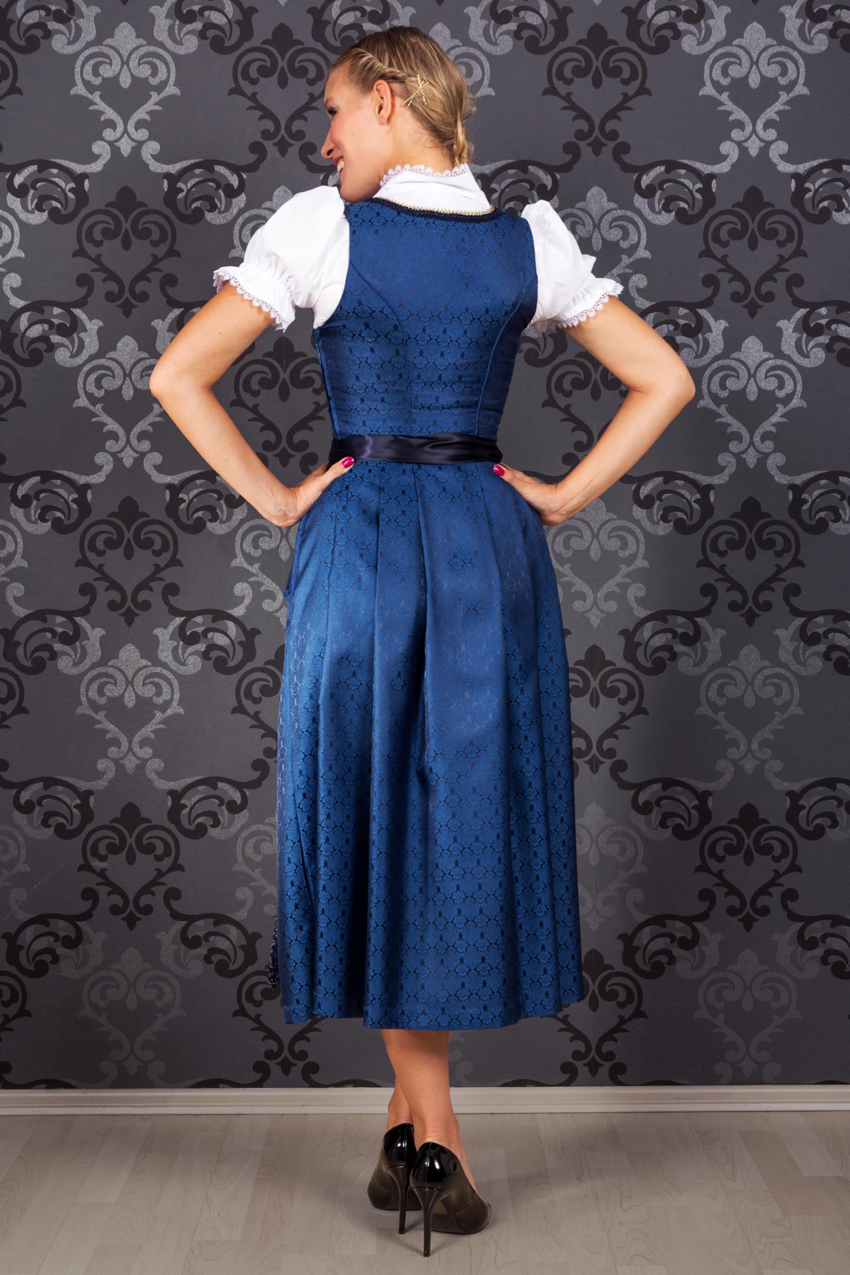 Edelnice Trachtenmode Exklusives Designer Dirndl lang Josepha inkl. Spitzen Dirndlschürze und Charivari Gr. 32-56