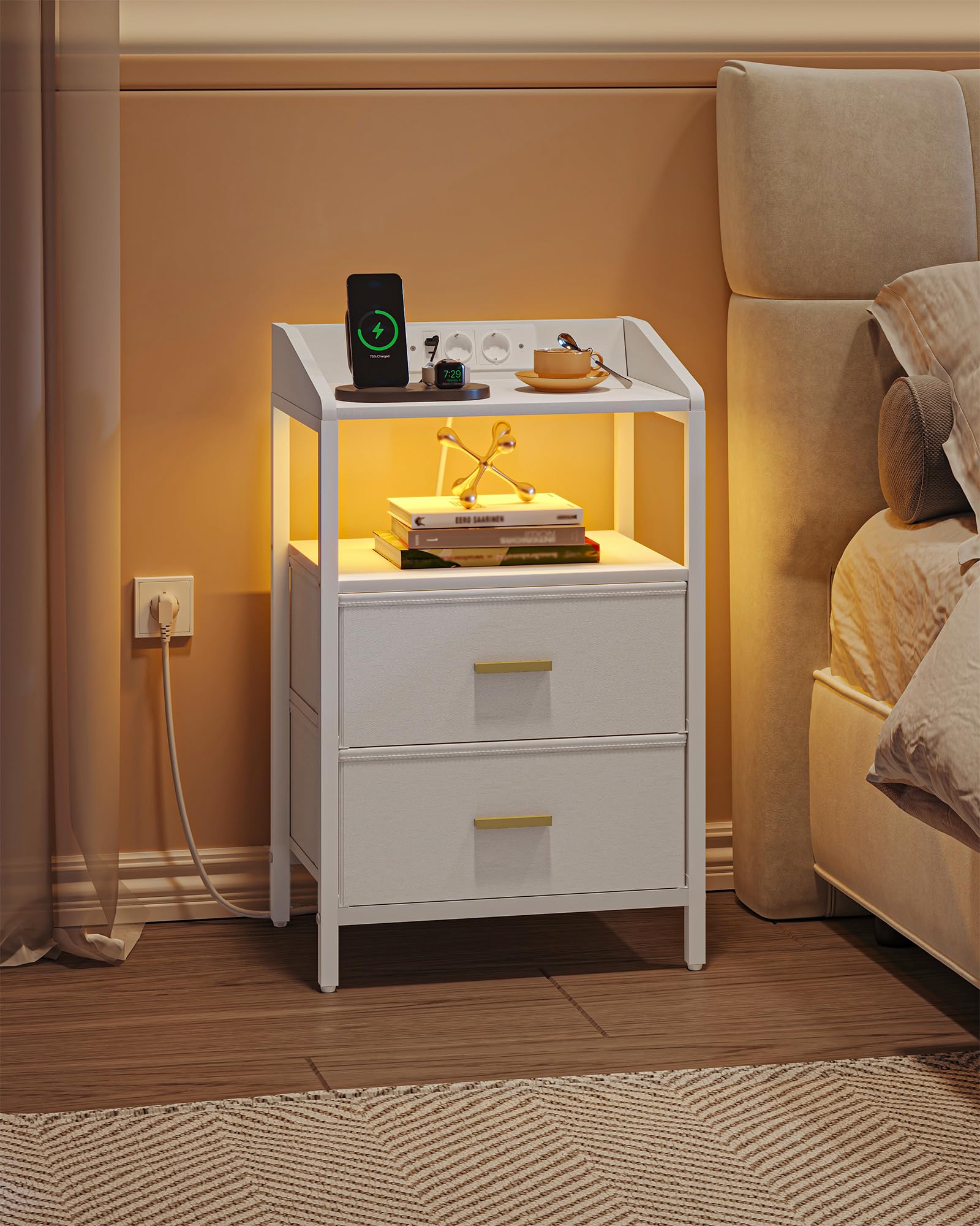 Hzuaneri Table de Chevet Lot de 2, avec Éclairage LED, Table de Nuit avec 2 Tiroirs de Rangement en Tissu, Tables d'appoint avec Ports USB et 2 Prises CA, pour Chambre, Blanc NS36213W