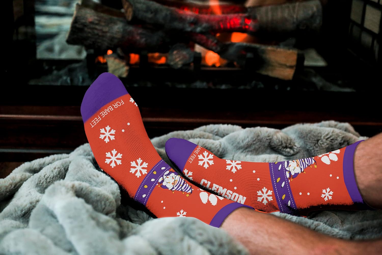 For Bare Feet NCAA Unisex Ncaa Sweater Gnome Holiday Sock