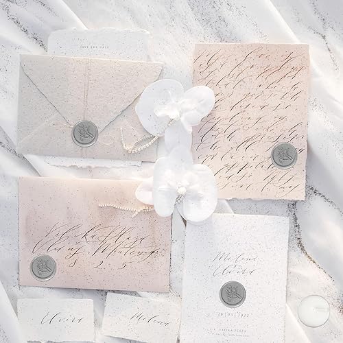 Miniatura 7 de NACHLYNN 600 cuentas de sello de cera azul polvoriento, cuentas de cera de sellado octágono con 1 cuchara de fusión y 4 velas de té para tarjetas de