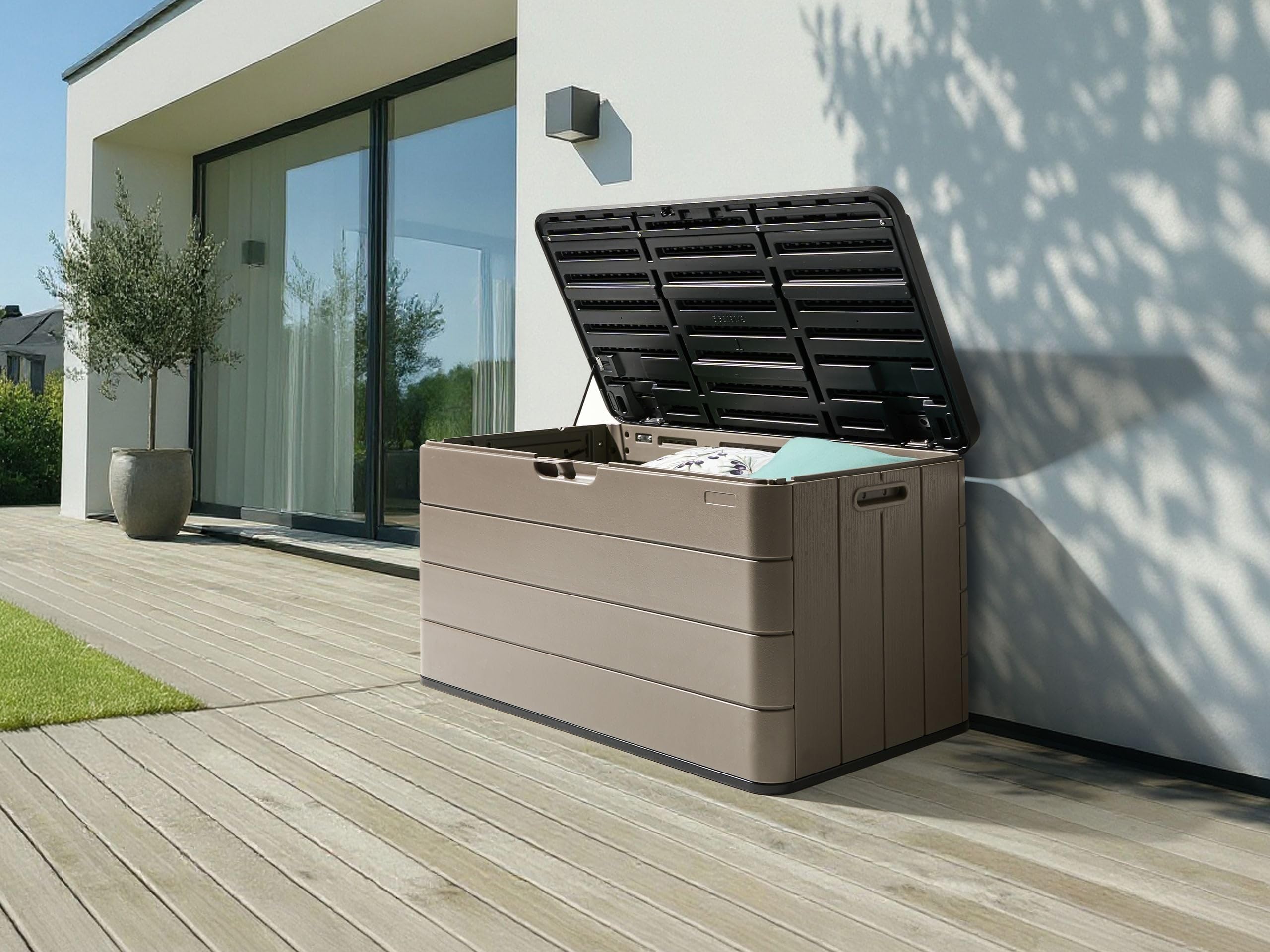 Beliani Arcón para exterior caja de almacenaje de jardín 116 x 60 cm ruedas de plástico marrón Milies