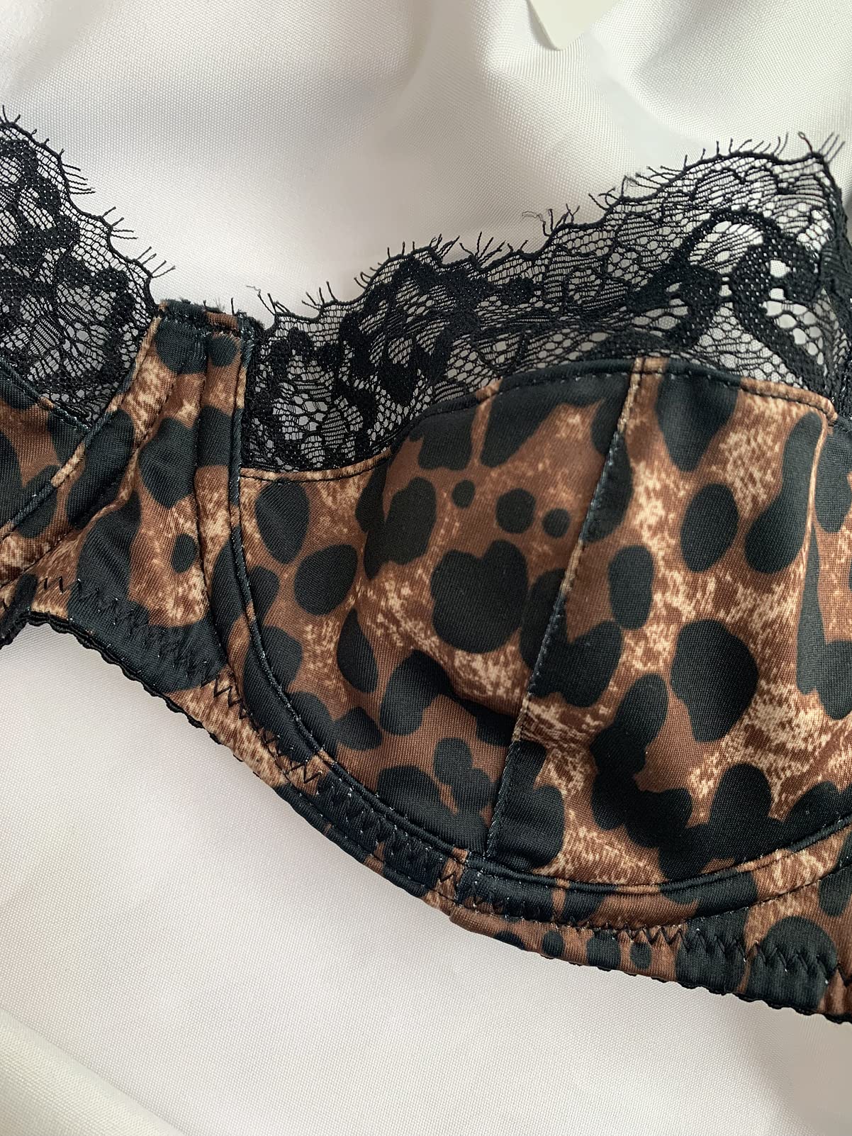 Striking Completo Lingerie Leopardato Sexy Reggiseno con Ferretto e Perizoma Tanga Biancheria Intima in Pizzo, Intimo Donna Chic