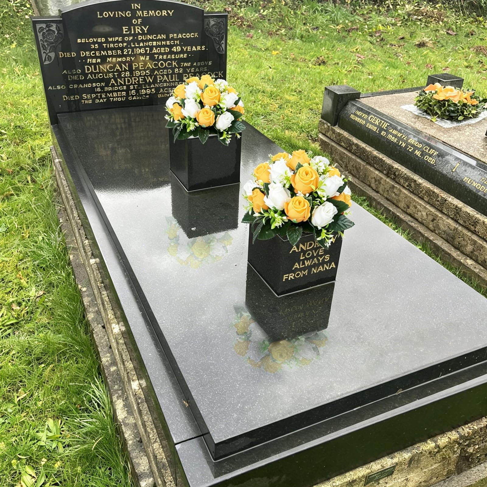 2 fiori artificiali per tombe, 18 rose gialle bianche e gialle, vasi da fiori finti per cimitero, ornamenti per cimitero in seta, decorazioni per esterni, funerali, commemorazioni funebri per