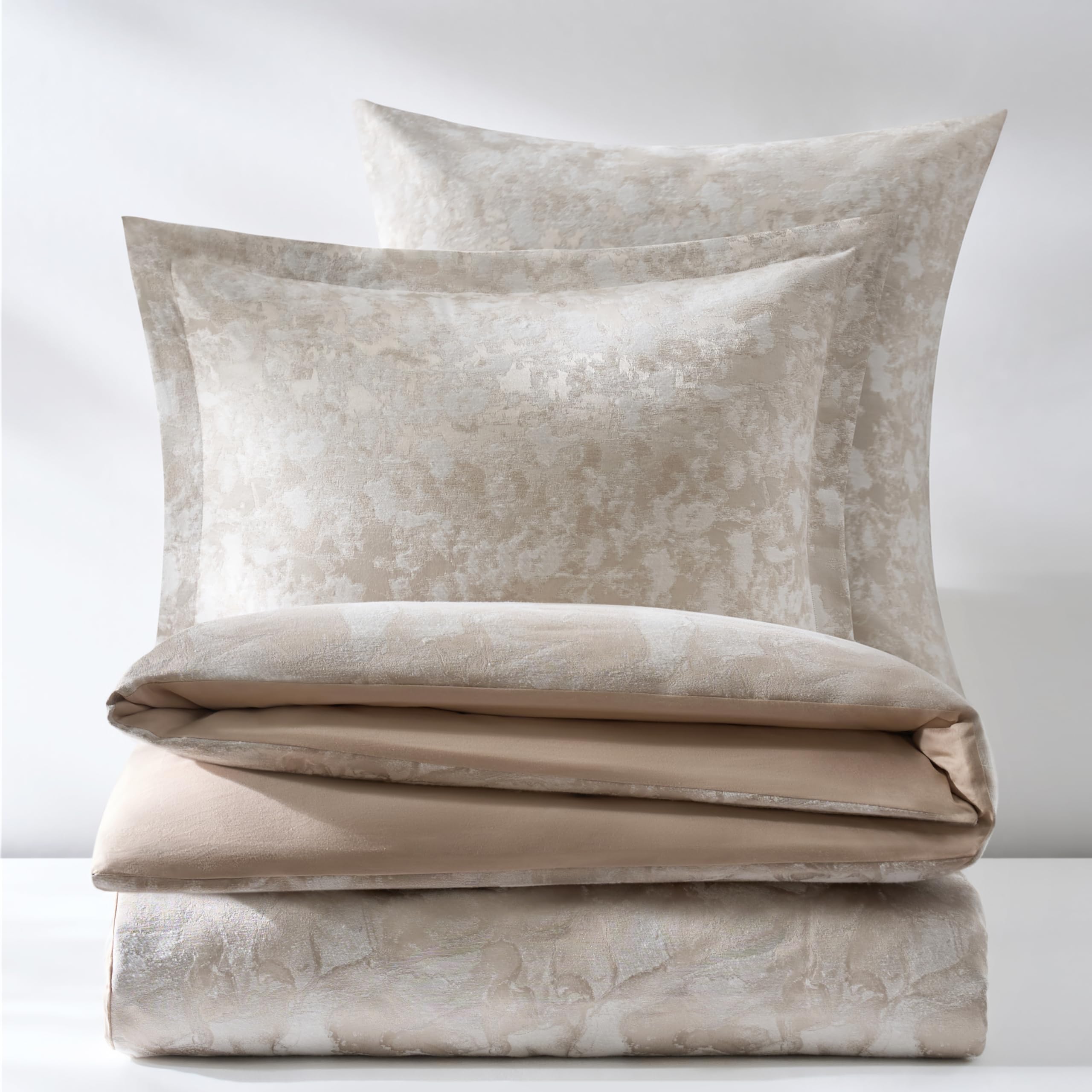 Amazon.com: Z Gallerie Nimbus Bedding Set - Queen Duvet Cover + 2