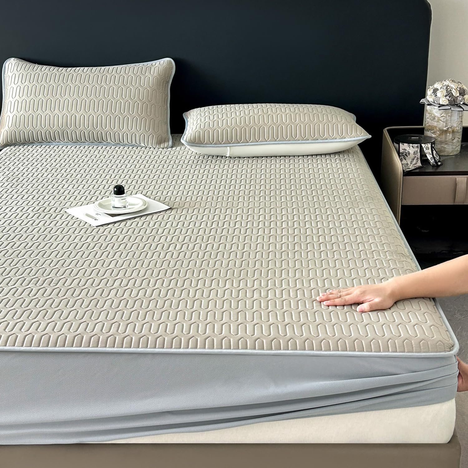 LDLCYCN ,khaki,150 * 200cm/QUEEN, Cooling Mattress Protector Queen Breathable Mattress Pad Cover Fitted Sheet