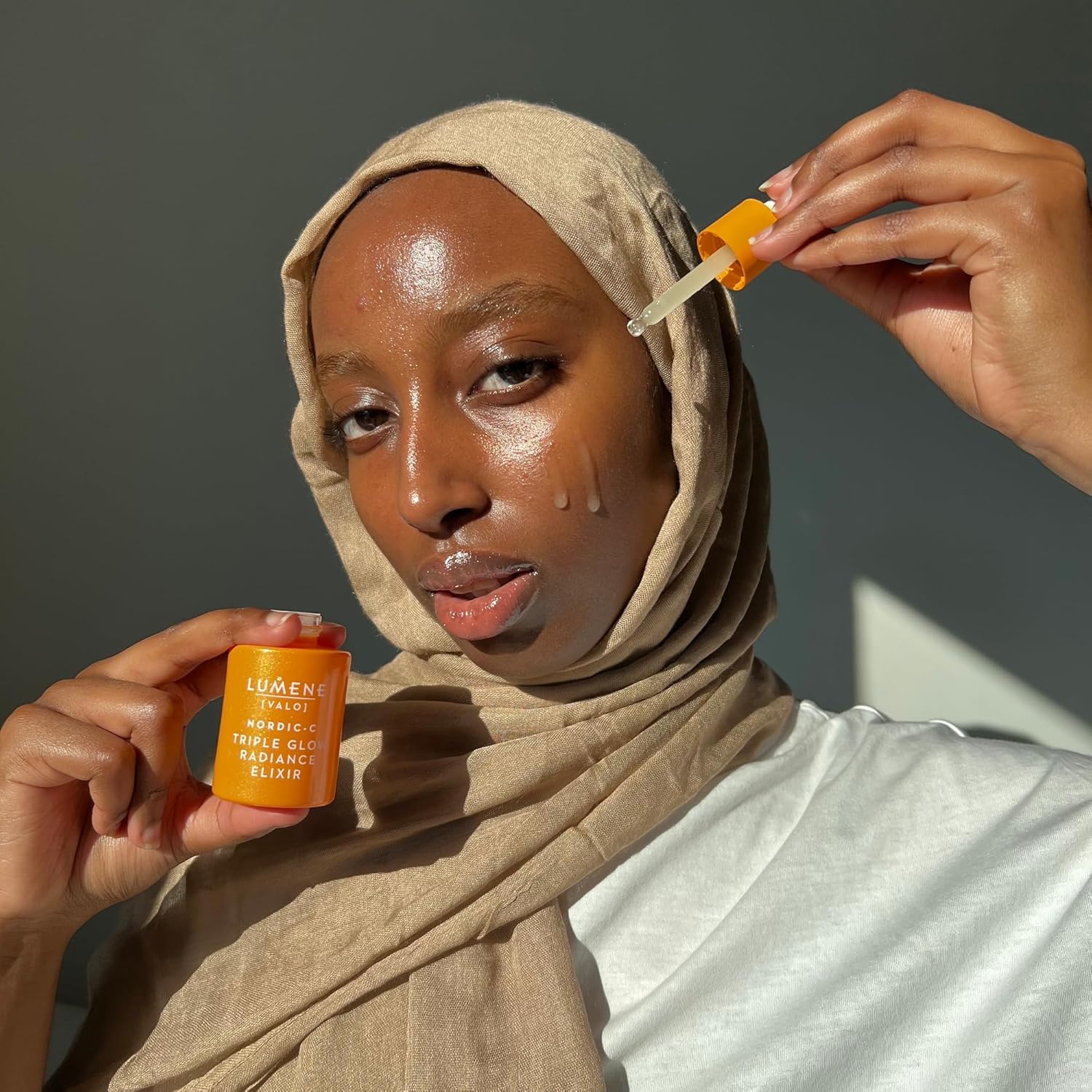 Lumene Nordic-C [Valo] Triple Glow Radiance Elixir - Hydrating, Anti-Aging Vitamin C Serum for Enhanced Skin Glow - Ferulic Acid & Vitamin Face Serum (1 Fl Oz.) - Image 4