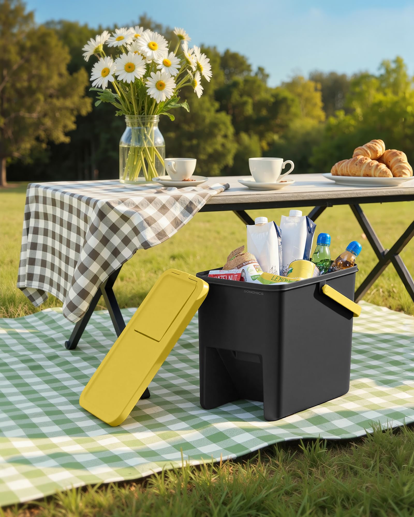 SONGMICS Poubelles de Tri pour la Cuisine, Lot de 3, Empilables, 20 L, Recyclage, Couvercles à Ouverture par Pression, Autocollants, Coffre de Rangement, Jaune, Bleu et Vert LTB763BZ01