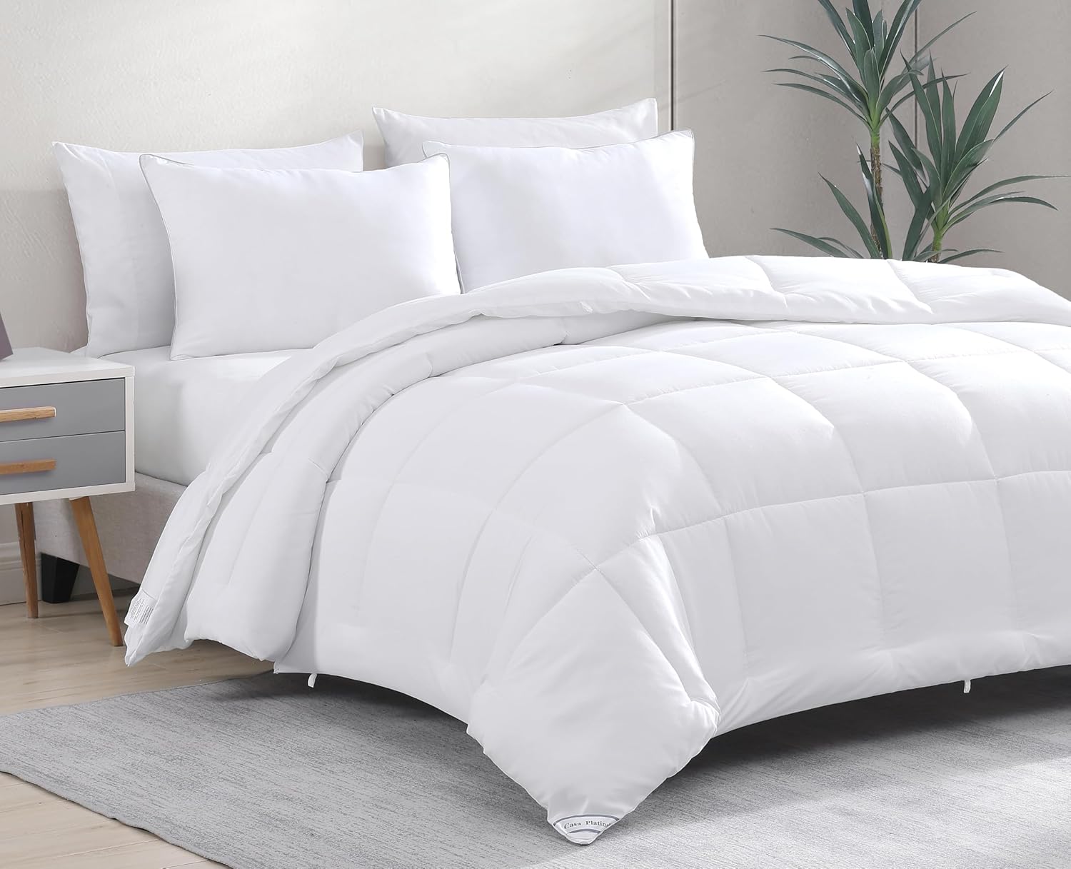 Casa Platino Quilted Bedding Comforter King Size - Duvet Insert with 8 Tabs - Super Soft, Comfy & Cozy All Season King Size Comforter - Down Alternative Bed Comforters - 104"x90", White Comforters