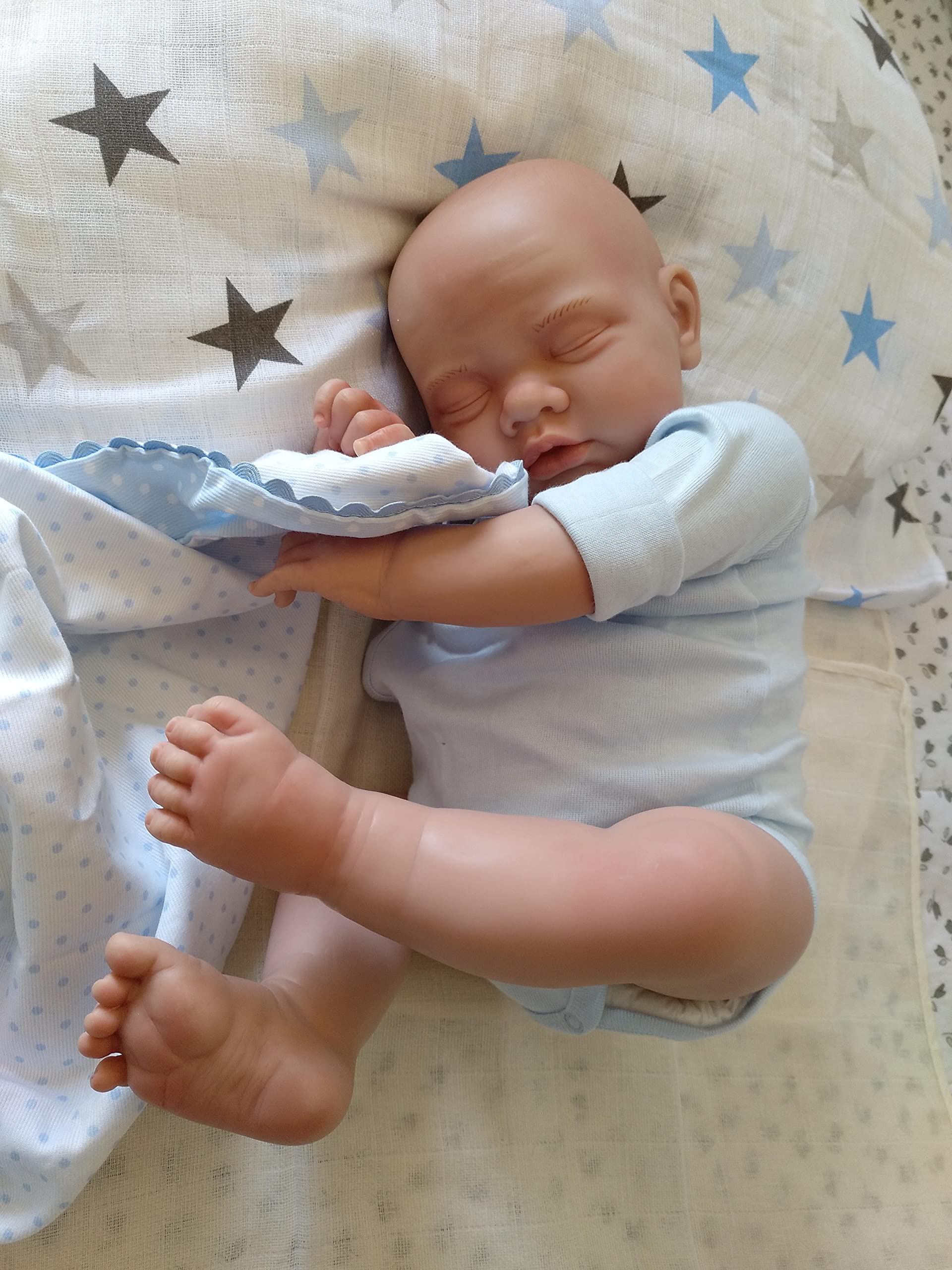 Bebè Reborn Dormito Juan,vinile in silicone con rossetti dipinti a mano, molte pieghe, grande regalo,si sente come un bambino reale, realizzati in Spagna,52 cm e 2,3 kg, cadenza della testa e membri.