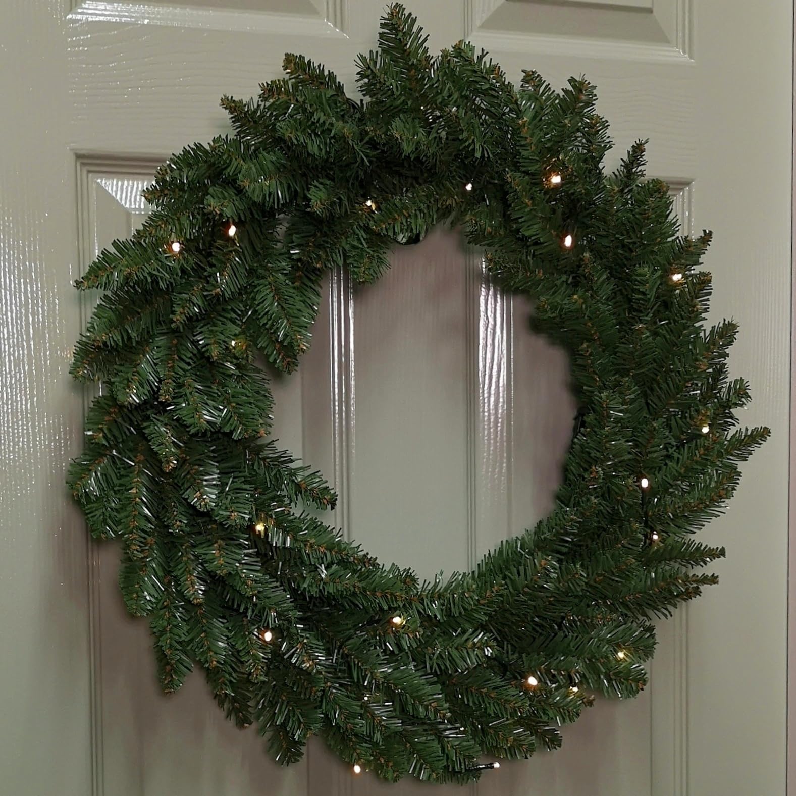 Samuel Alexander 60Cm Plain Green Christmas Wreath With 50 Warm White Leds And 160 Bullet Tips from B&Q