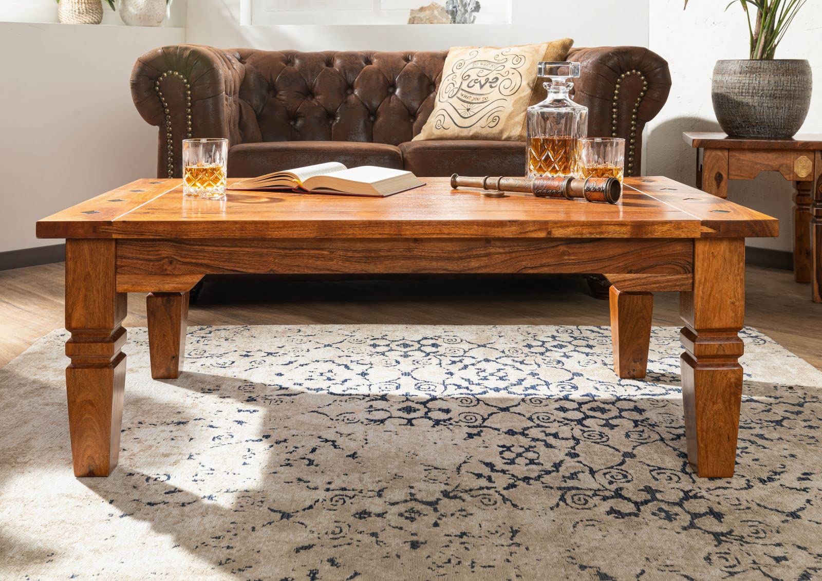 MASSIVMOEBEL24.DE | Oxford Couchtisch aus Akazienholz #428 im Kolonialstil - Honig lackiert | 110x60x40 cm | Massivholztisch Fernsehtisch Beistelltisch