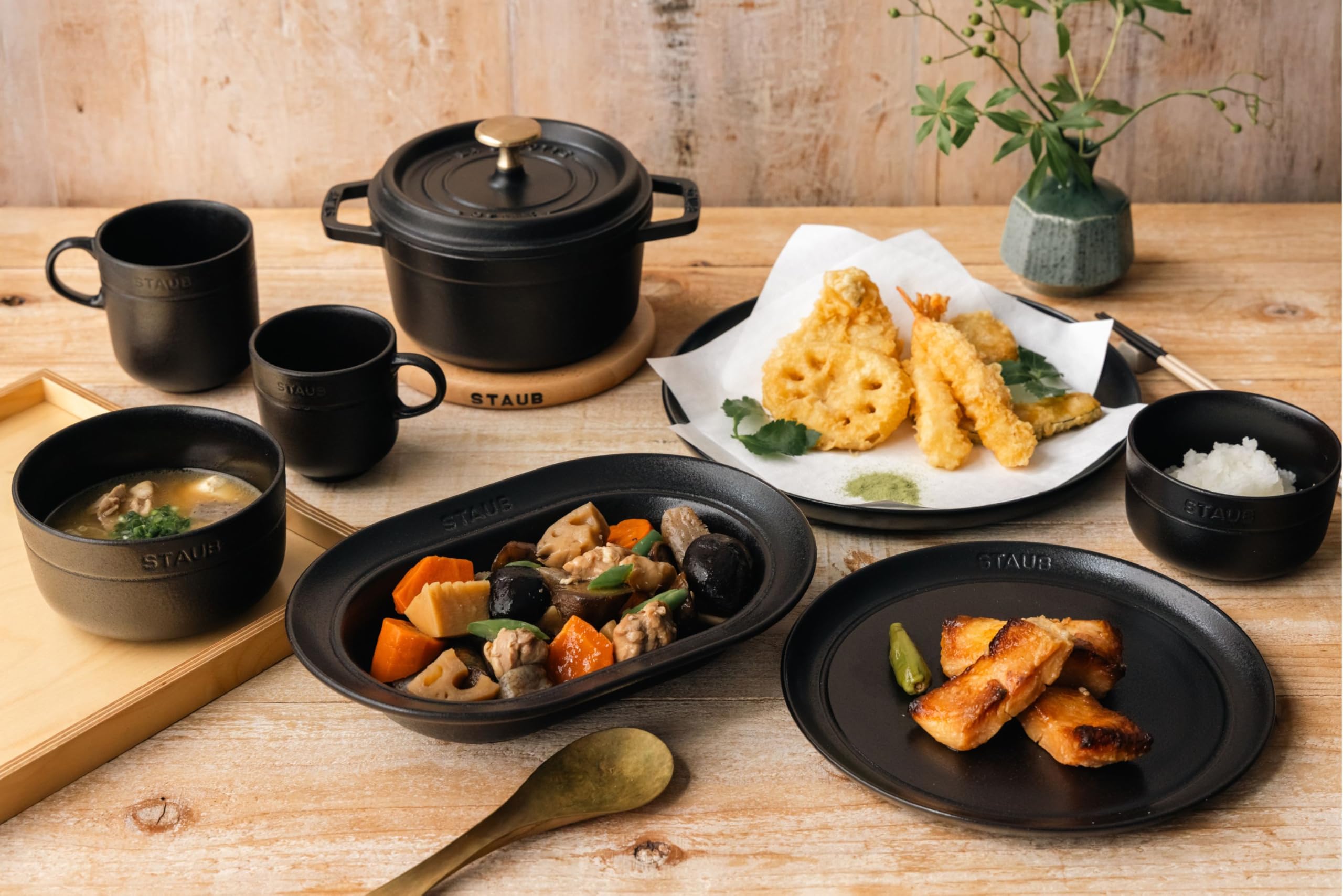Amazon.co.jp: staub ストウブ 「 プレート 20cm マットブラック 」皿