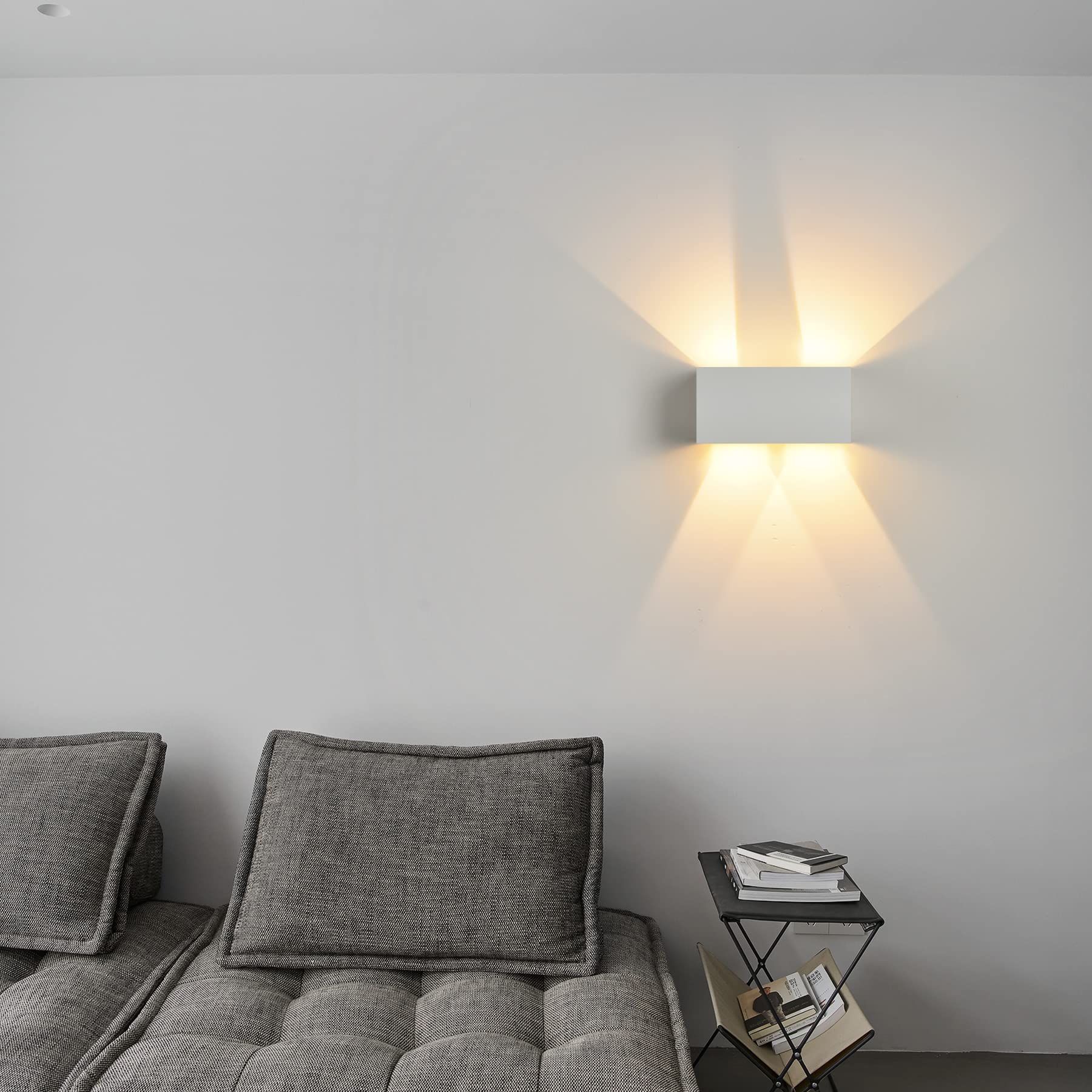 KUKAK 24W Aplique pared Interior/Exterior con Sensor de Movimiento LED Lampara Moderns Blanco Cálido 3000K Impermeable IP65 (Blanco)