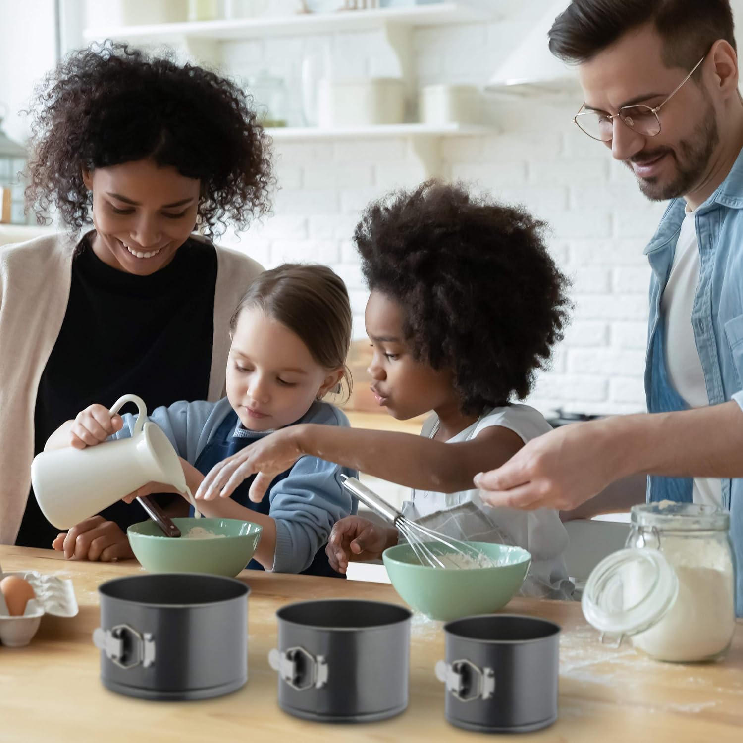 Relaxdays Set of 3 Springform Cake Tins, Diameter 14/16/18 cm, Round, Non-Stick Coating, Baking Tin, Layered Cakes, Steel, Anthracite image 5