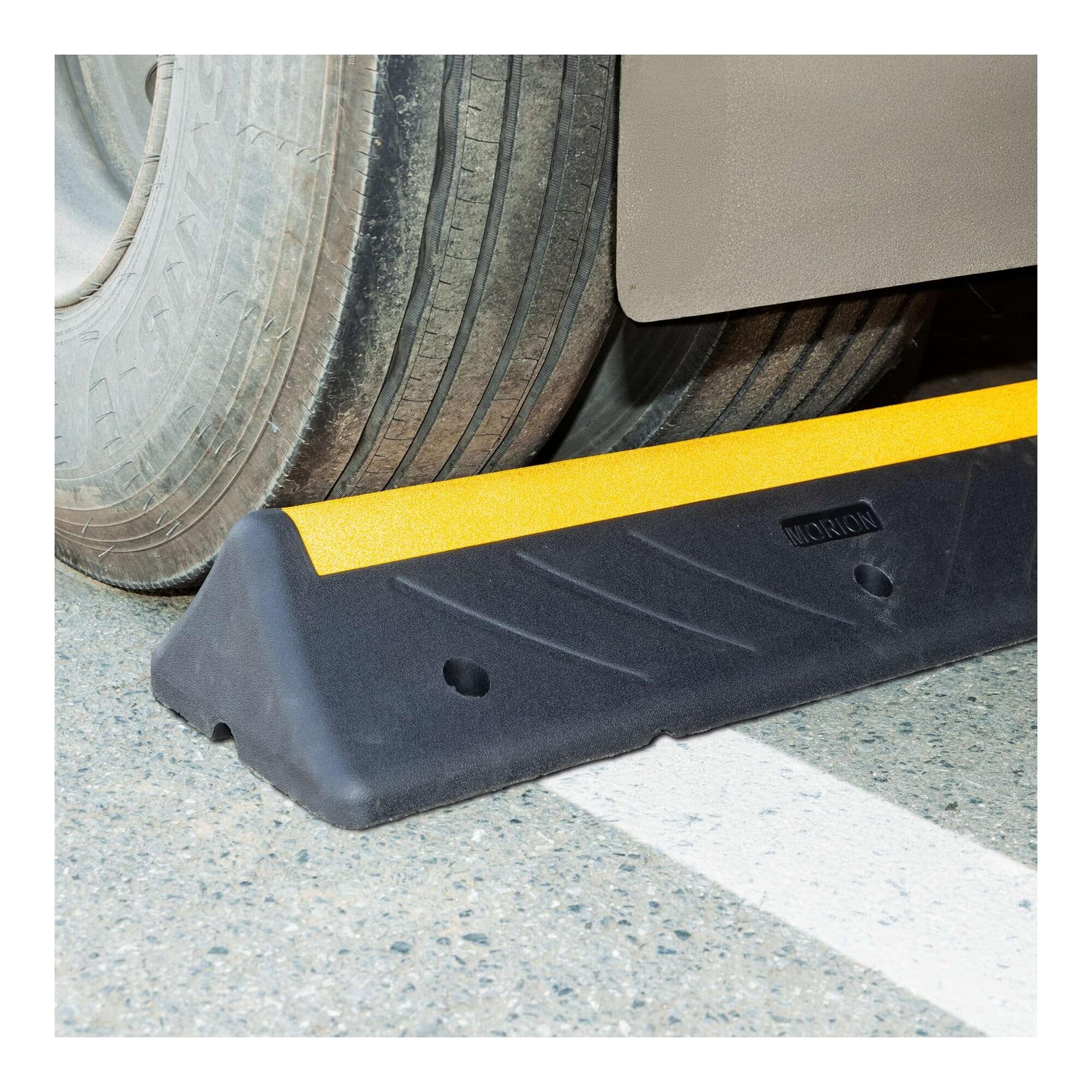 Radstopp für LKW, Busse- und Großfahrzeuge aus Recyclingmaterial