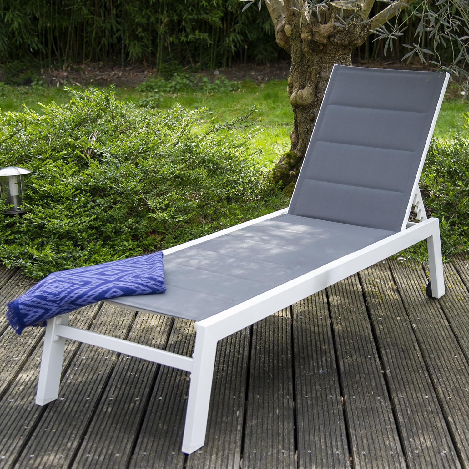 Happy Garden Bain de Soleil Barbados en textilène Gris et Aluminium Blanc. Transat d'extérieur Multi Position.