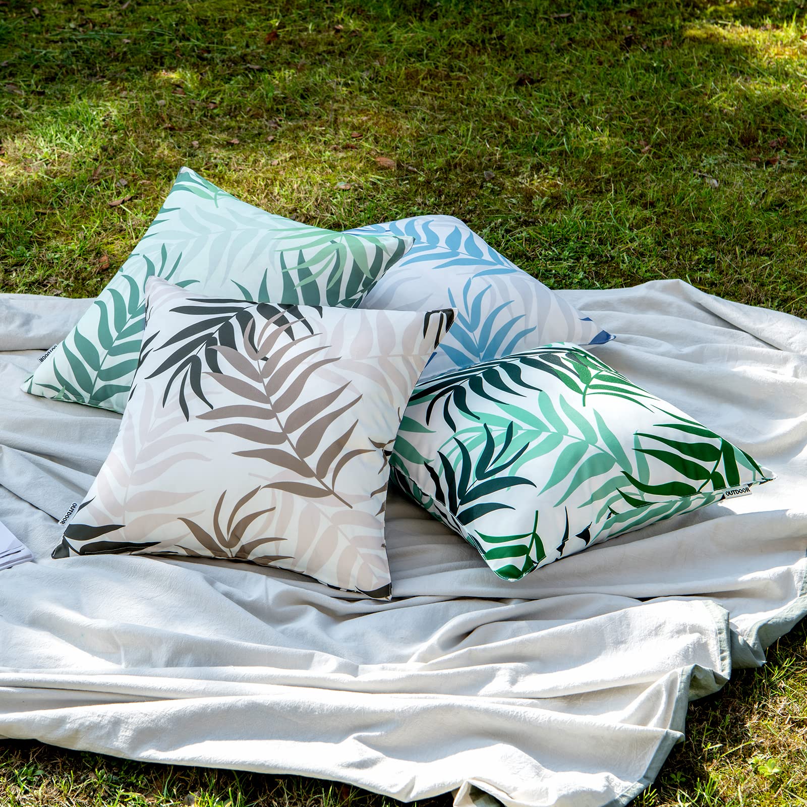 MIULEE Federe Cuscini Divano 45x45 cm Copricuscini Decorativi da Esterno Impermeabile Fodere Cuscino Letto Copricuscino Quadrato con Cerniera per Giardino Soggiorno 2 pezzi Marrone