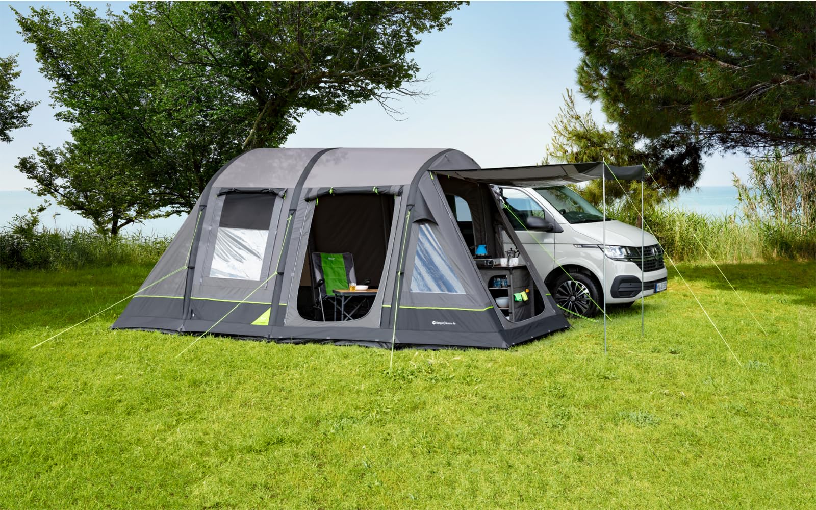 BERGER Morena Air Busvorzelt | Camping Autozelt mit Stehhöhe | Wohnmobil Vorzelt für zusätzlichen Wohnraum, aufblasbar mit eingenähtem Boden | Rahmenlose Konstruktion, Anbauhöhe 180–220 cm