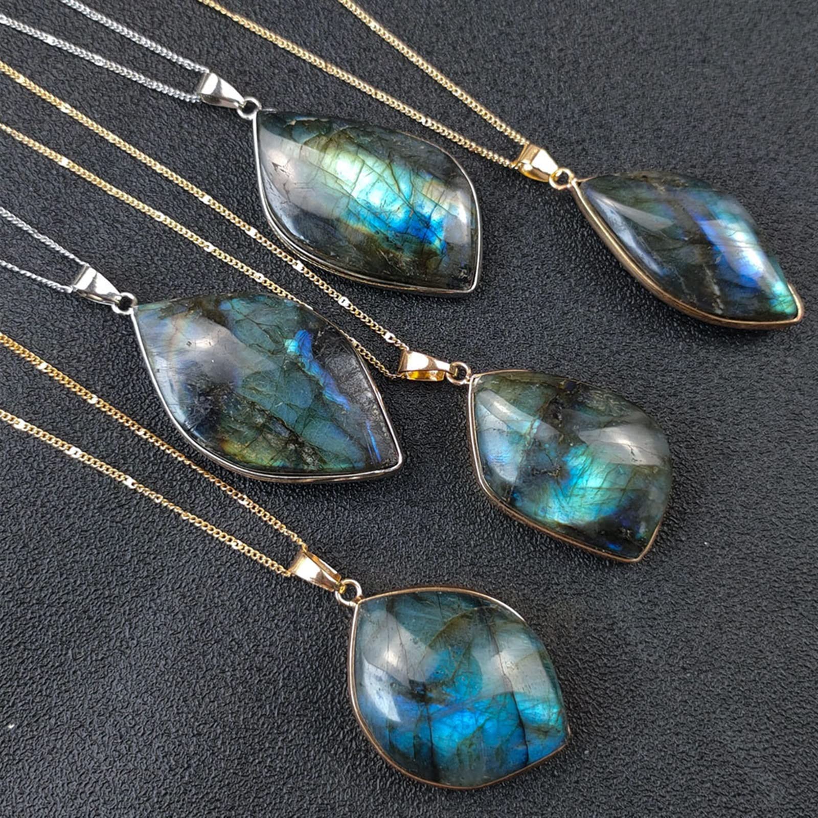 Natural Flash Labradorit Rough Stone Anhänger Halskette Zufällige Mode Charms Kreativität Schmuck Mineralprobe