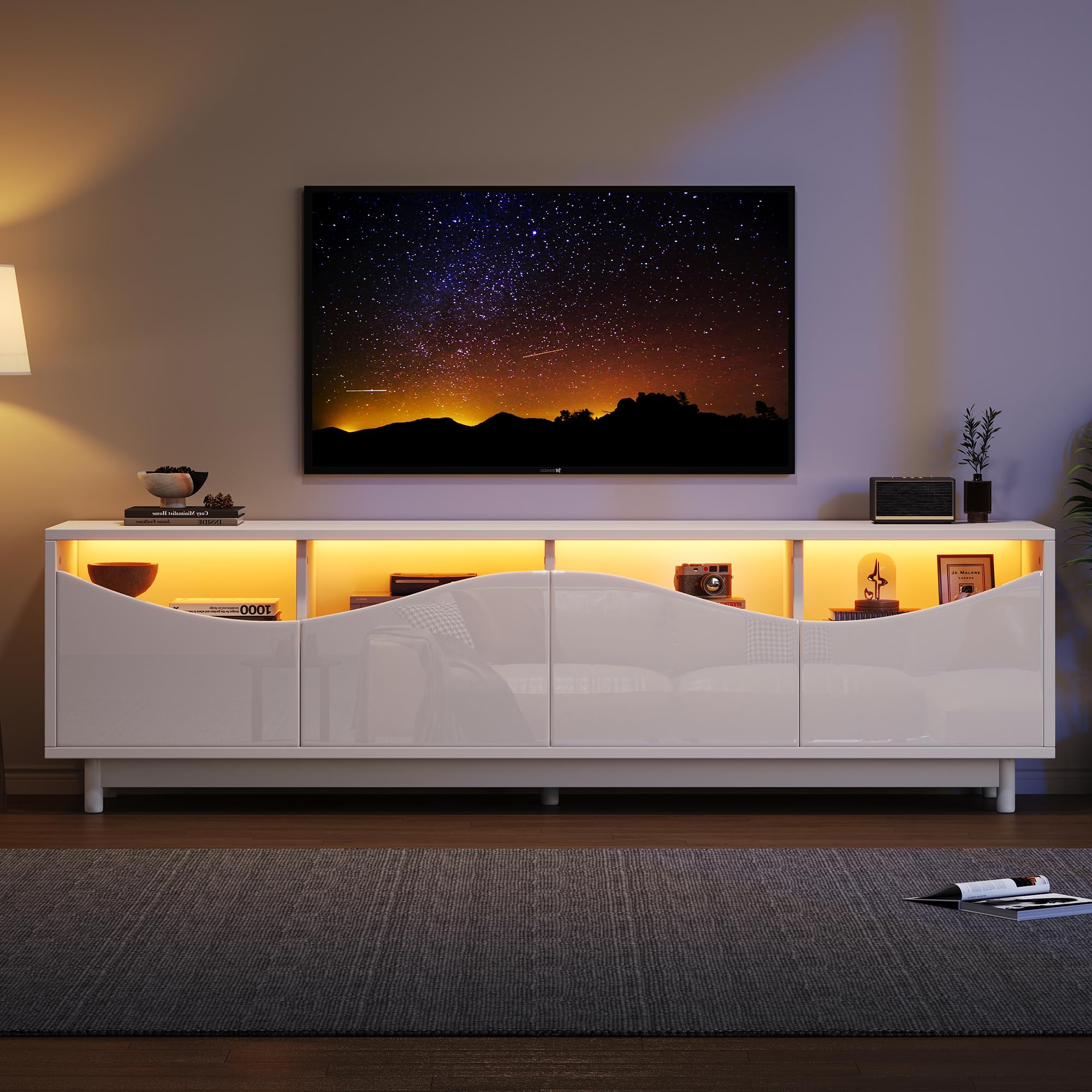Mobile TV dal design curvo, porta dell'armadio in vetro temperato, illuminazione a LED, lucido, adatto come mobili da intrattenimento, camera da letto, soggiorno, bianco, 175 x 38 x 51 cm