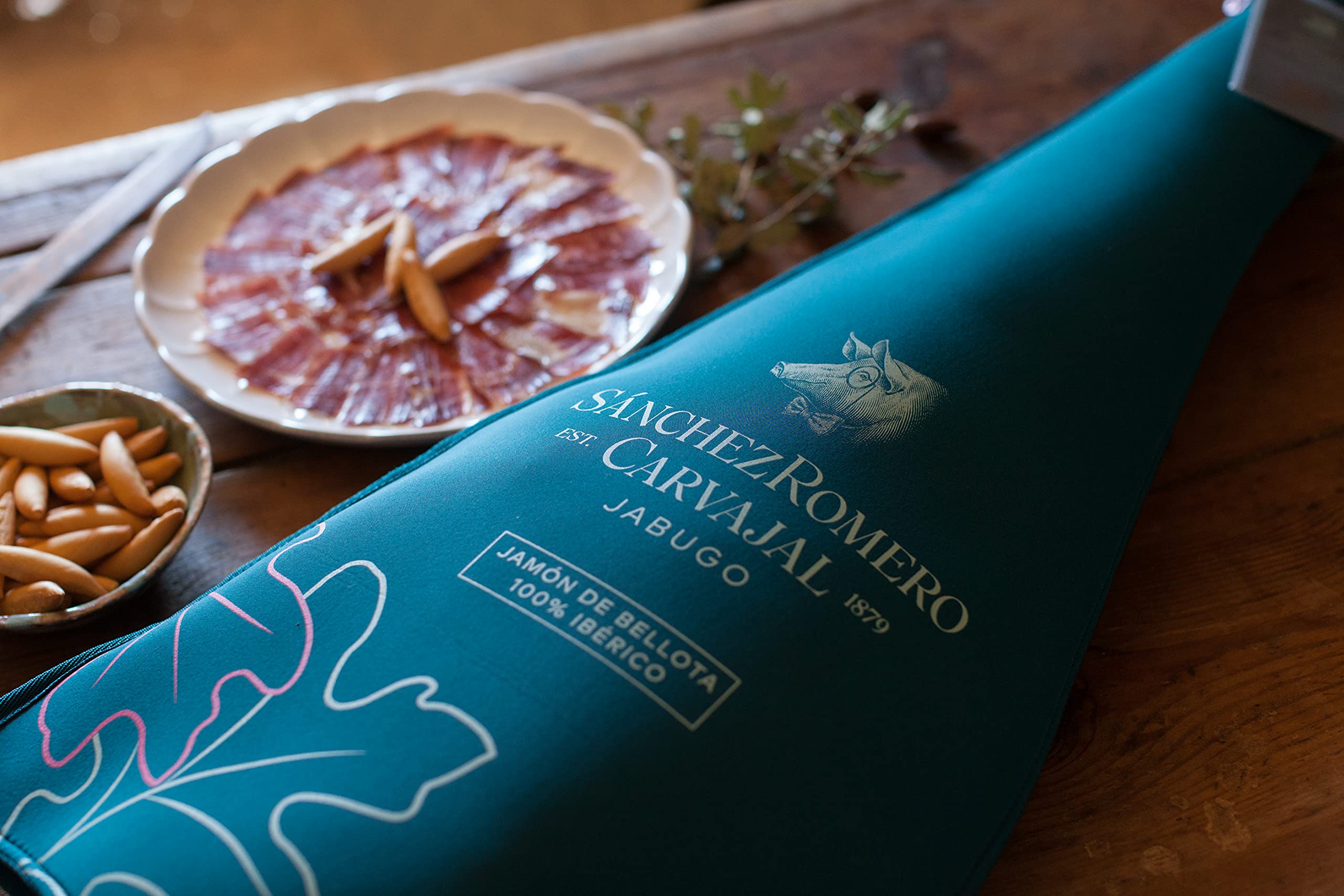 LOTE MALETIN JAMON SÁNCHEZ ROMERO CARVAJAL (Jamón 100% Ibérico de bellota 6-7kg + media Caña de Lomo Sánchez romero Carvajal (aprox. 400gr)