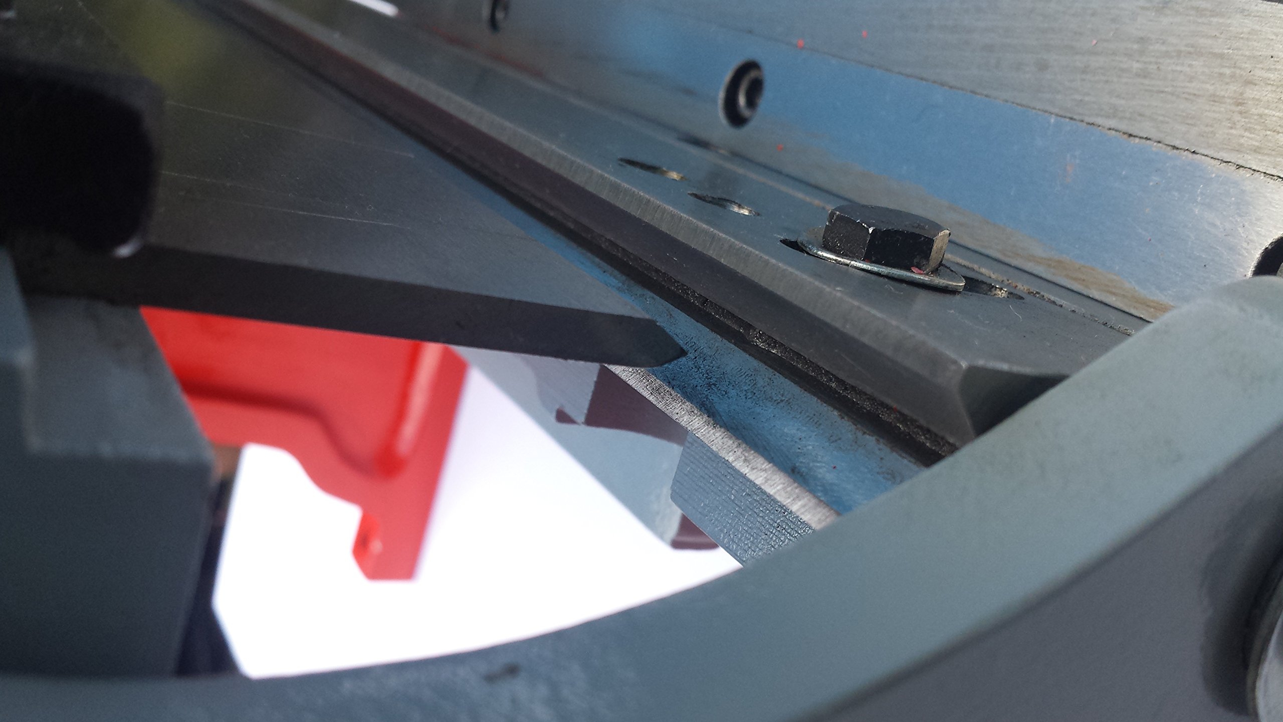 Holzmann Máquina de trabajo universal de chapa UBM 305.