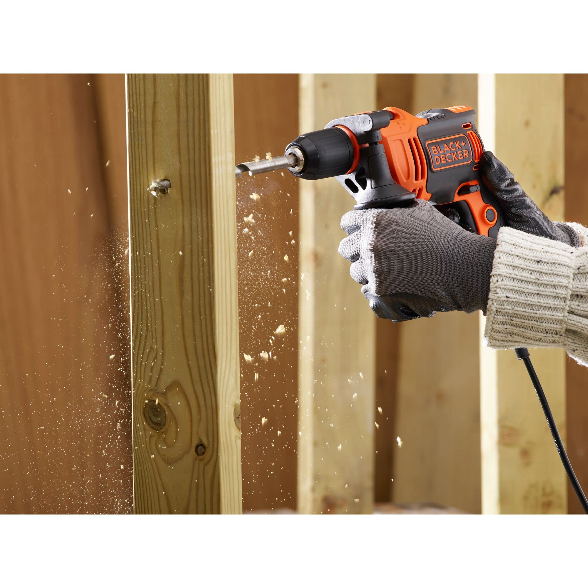 BLACK+DECKER 710W Taladro percutor con cable de alto rendimiento, 0-2800 RPM, con 4 brocas y caja de kits, BEH710K-QS