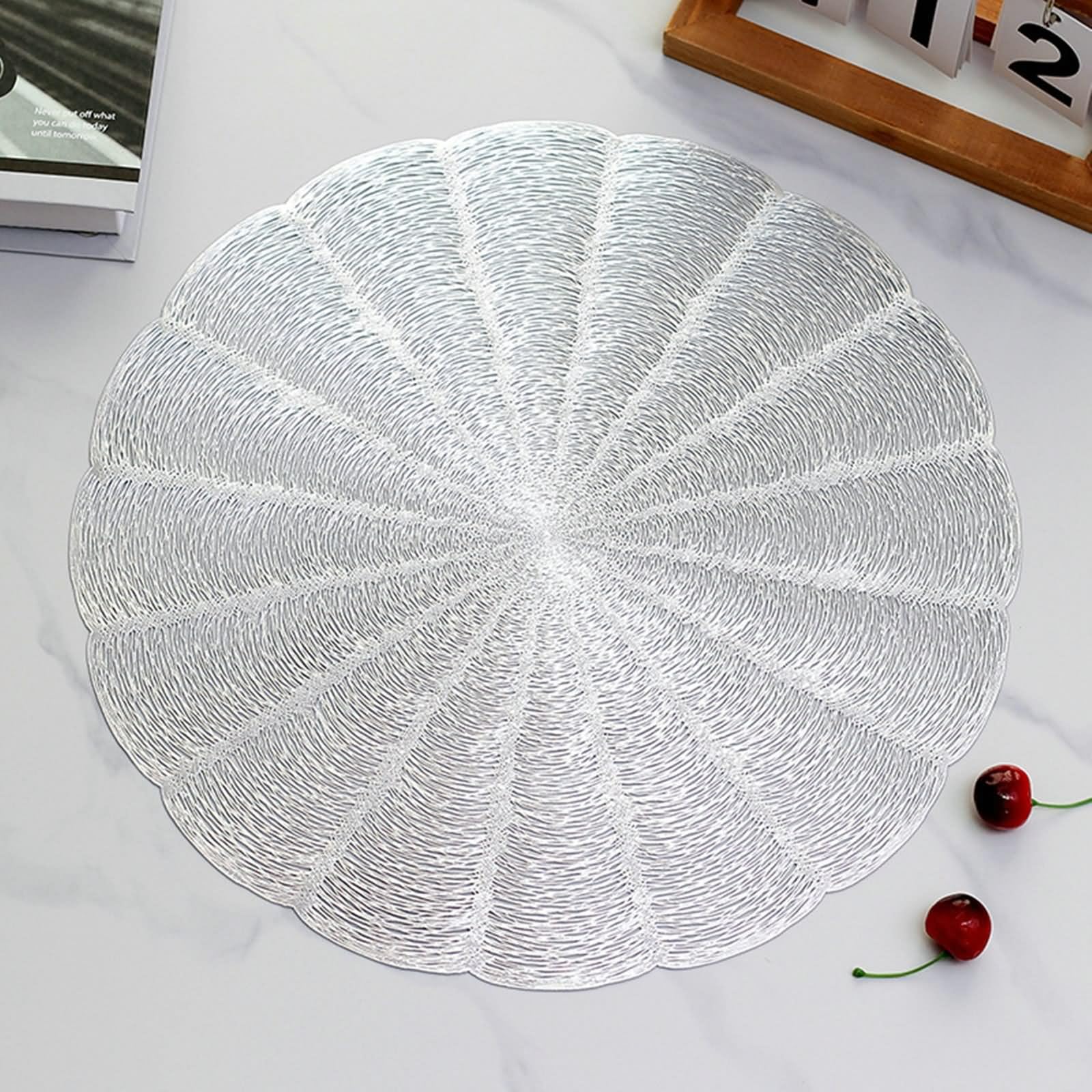 Set di 6 sottopiatti argentati 38 cm, desk opaco XXL, rotondo, tinta unita, PVC, facili da pulire