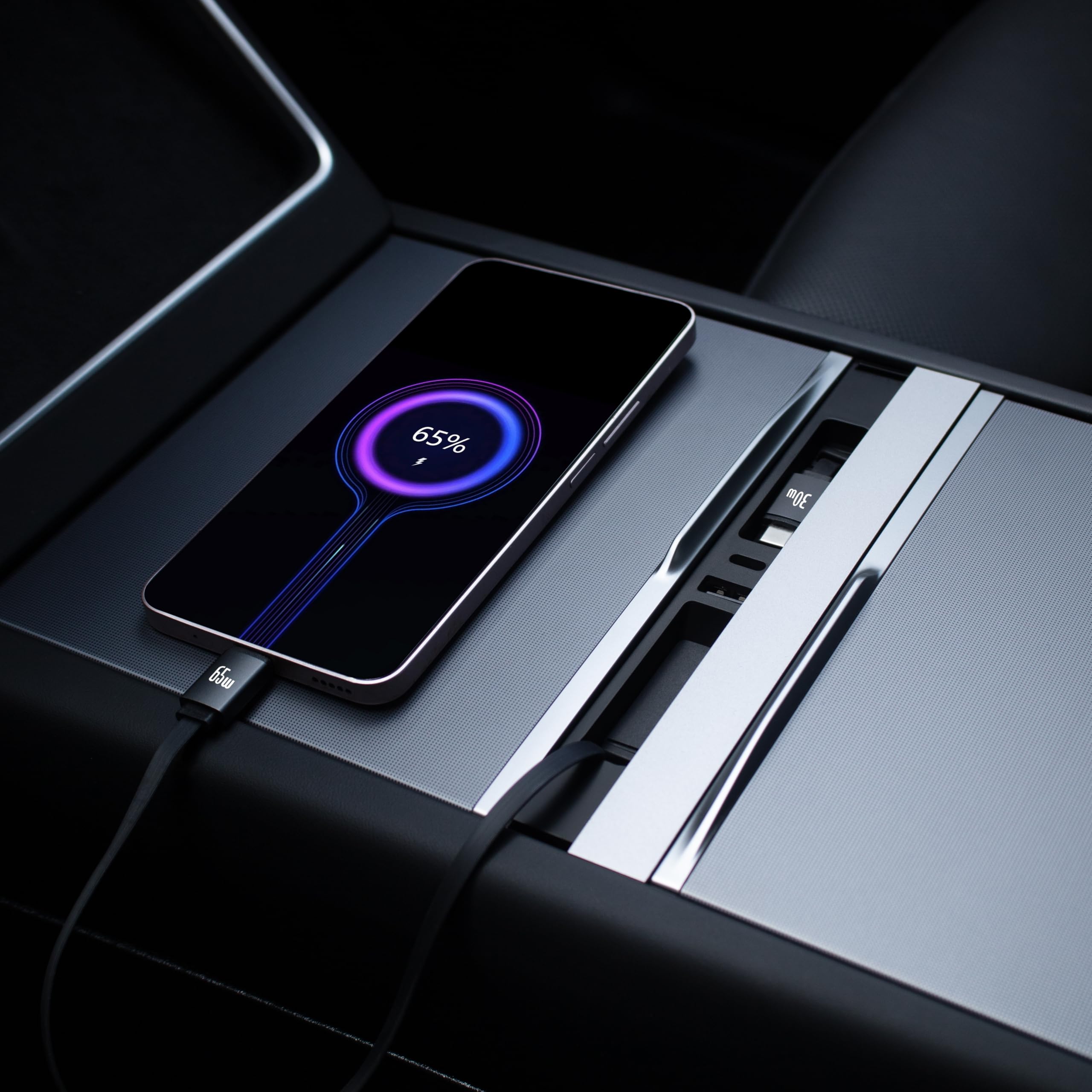 Hub Caricatore USB per Tesla con 2 Cavi Retrattili Type-C per Model Y Juniper 2025-2026 & Model 3 Highland 2024-2025,Totale 140W Stazione di Ricarica per Telefono Console Centrale Accessori