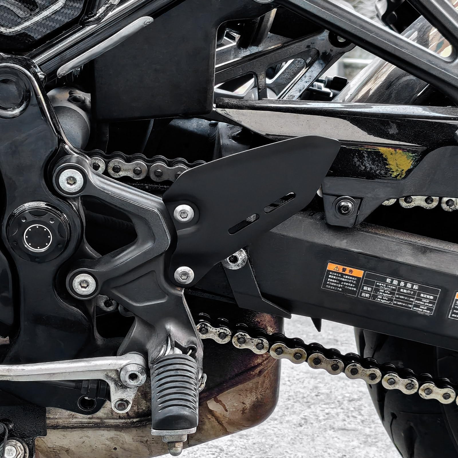 Fersenschutzplatte aus Aluminiumlegierung Passend für Z900RS 2018-2026 Links & Rechts Set Fußraste Fußstütze 2019 2020 2021 2022 2023 2024 2025 2026 (Schwarz Matt)