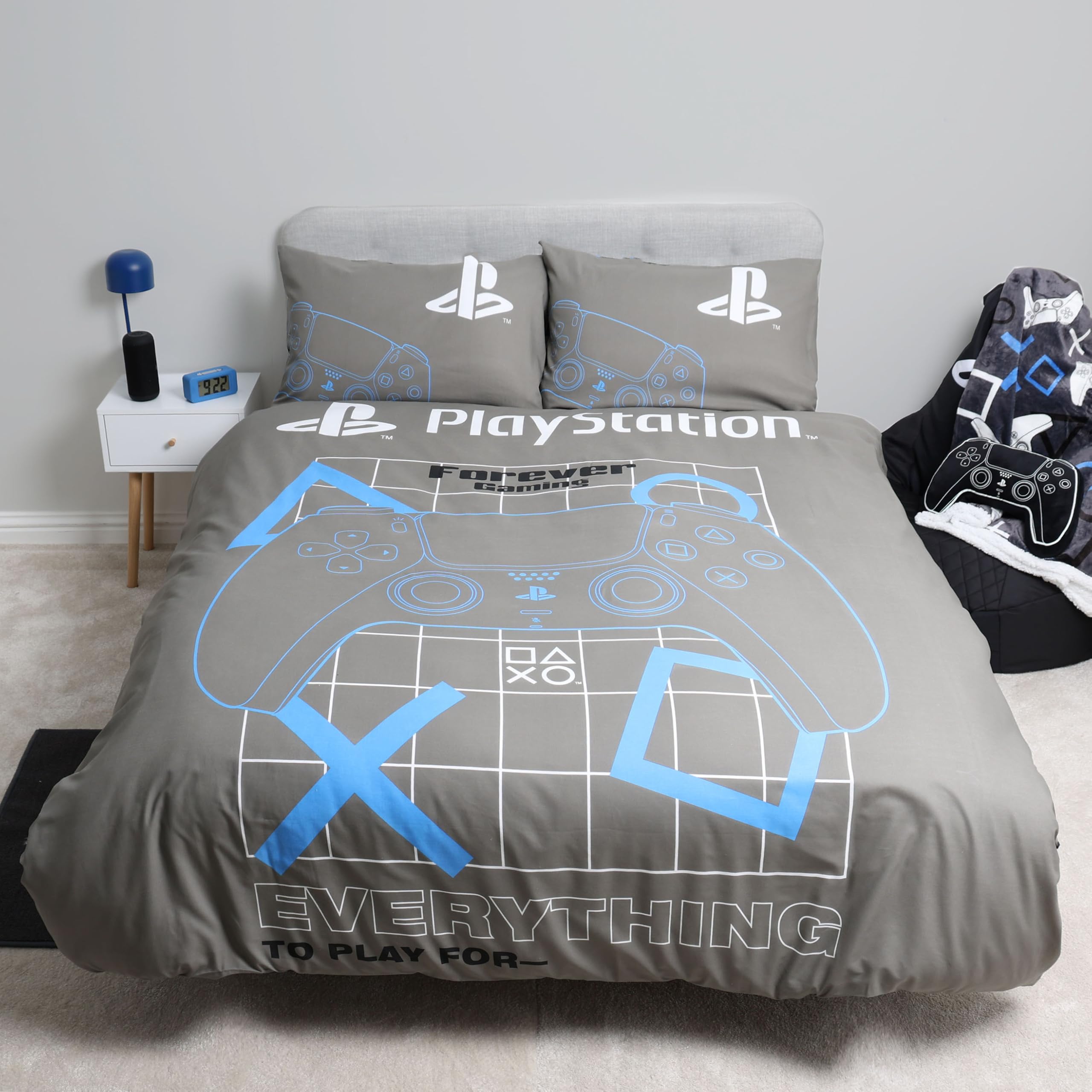 Set copripiumino matrimoniale con licenza ufficiale PlayStation | Design per giocatori | Grigio reversibile su entrambi i lati, copripiumino per bambini con tema gaming, include federe abbinate