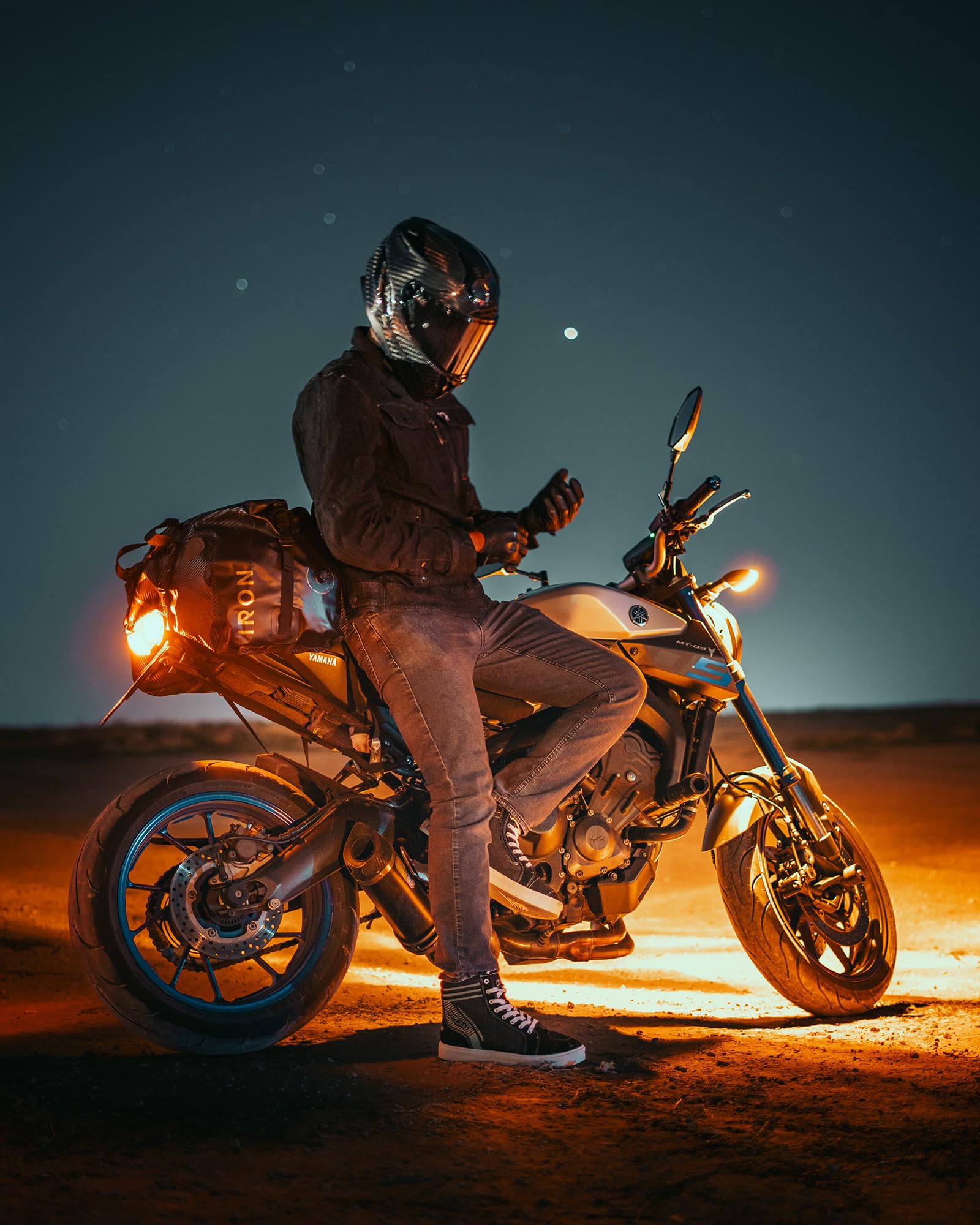 IRON JIA'S Bolsa Impermeable de Viaje para Moto y Ciclismo - Bolsa Trasera con Cierre Superior Enrollable y Correas para los Hombros - Adecuada para Camping y Deportes Acuáticos - 50L