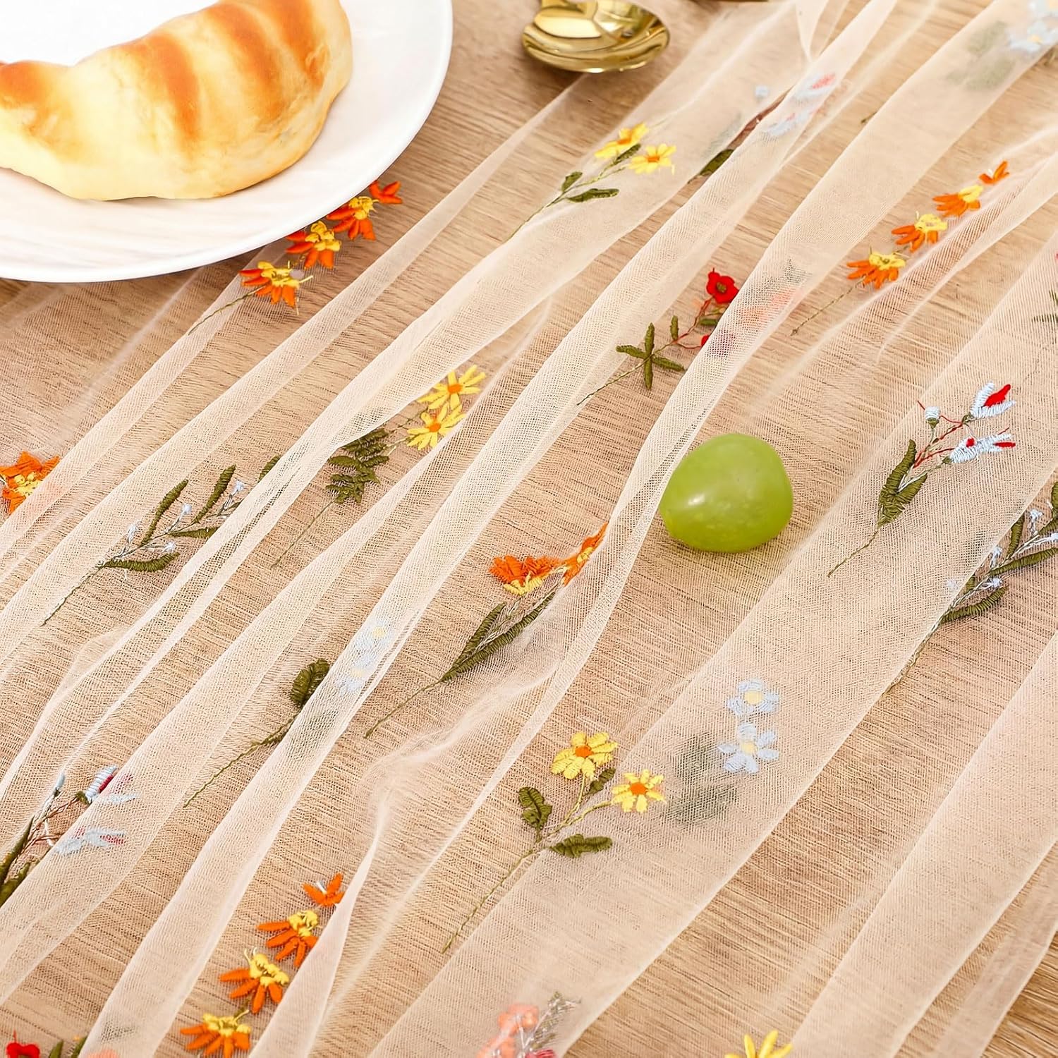 Boao 3 Pcs Wildflower Table Runner Embroidery Tulle Spring Summer Table Runner 120 Inch 10 ft Kitchen Dining Decoration for Wedding Baby Shower Bridal Shower Home Decor Birthday Party (Champagne)