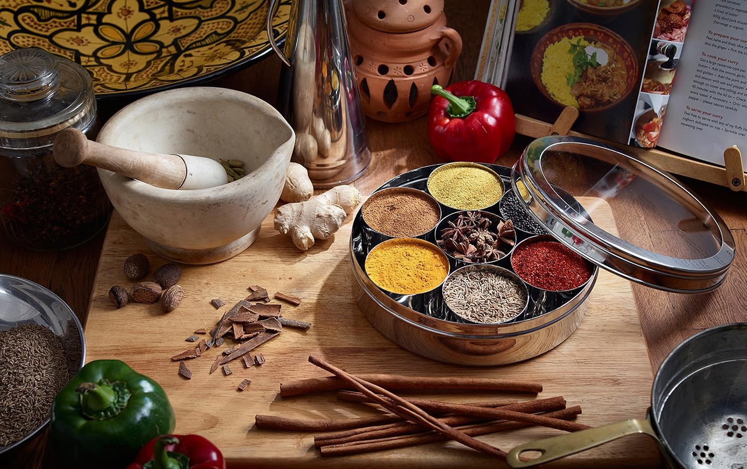 KSJONE Designer Kruidencontainer Masala Dabba Met 7 Compartimenten, Masala Box, Kruidencontainer Box, RVS Kruidenbox Indiase Masala Dabba met Deksel, 20cm