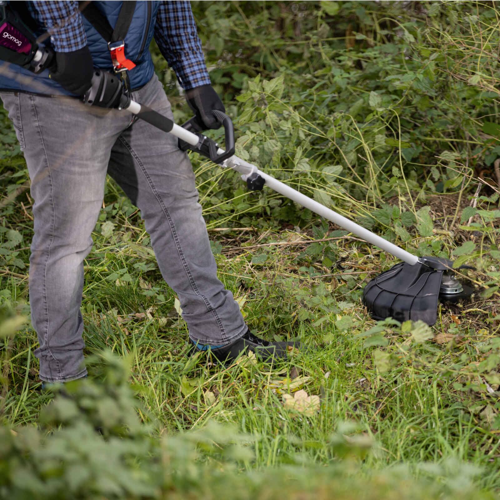 Gomag Akku-Multifunktionsgerät GO-GMG400BL Set S2 2x20V brushless | 4in1-Funktion | Rasentrimmer, Freischneider, Heckenschere, Hochentaster | inkl. 2X 2Ah Akku & 2,4 A Ladegerät
