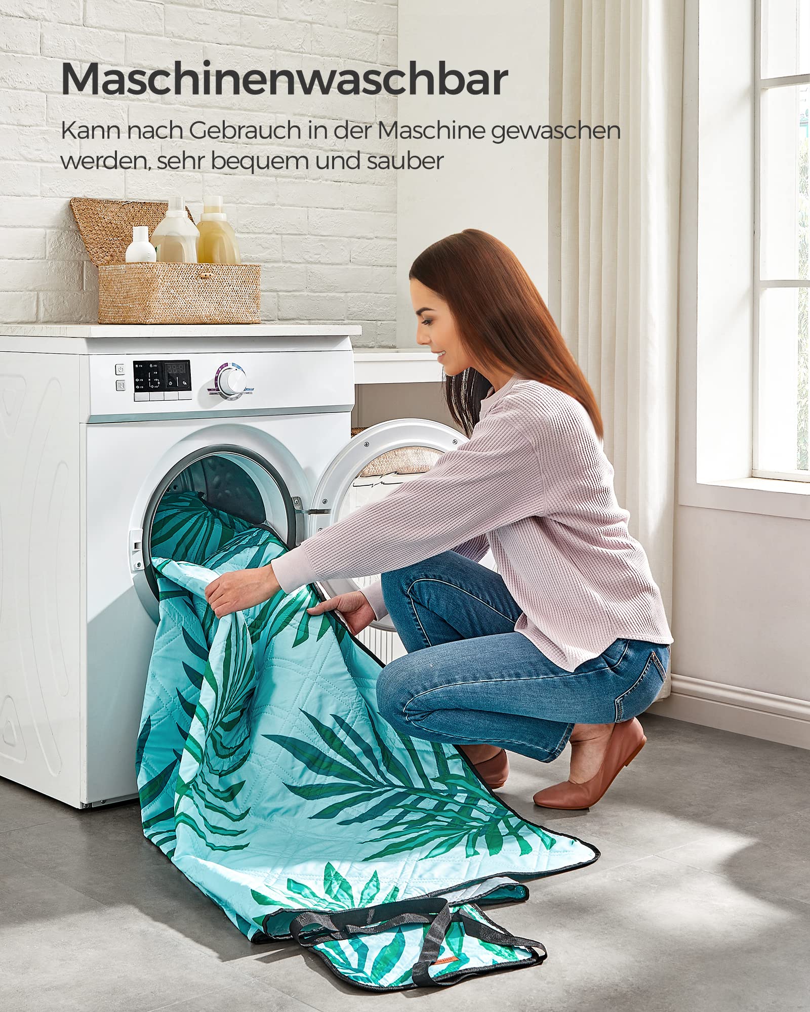 SONGMICS Picknickdecke, 300 x 200 cm, großer Teppich, für Camping, Park, Garten, Strand, wasserabweisend, maschinenwaschbar, faltbar, Farnmuster und Hellblau, GCM001Q03