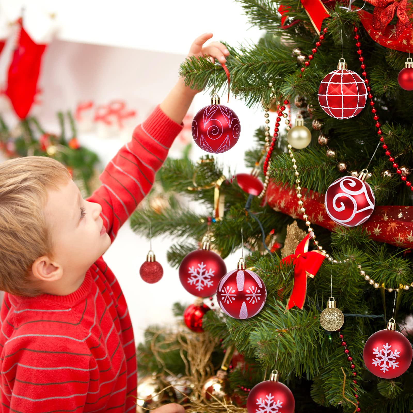 GWHOLE Bolas de Navidad de 60 Piezas Kit para Árbol de Navidad Decoraciones de Navidad Adornos Colgantes Rojo y Oro de 12 Formas Diferentes