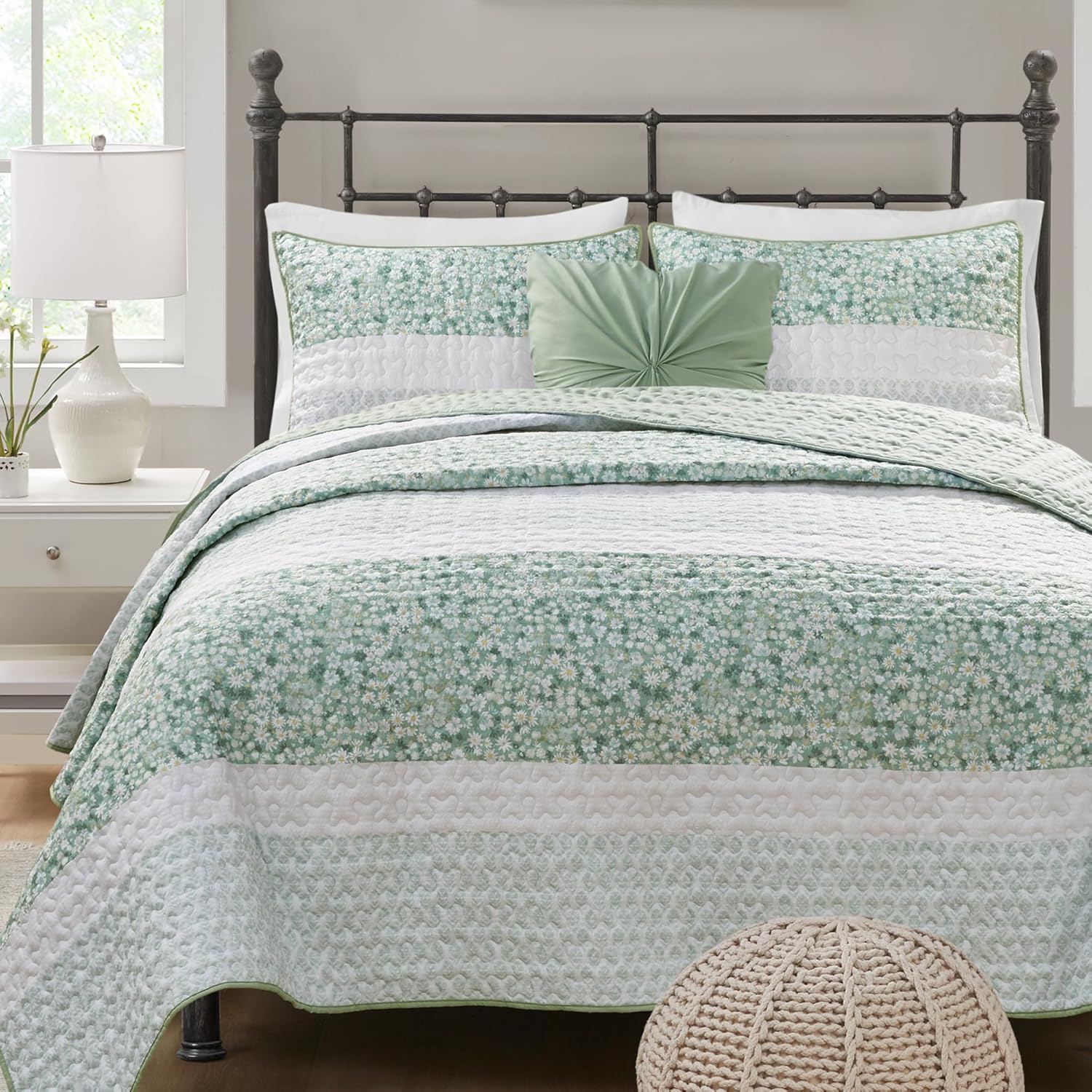 Madison Park Quilt Set, Seersucker Floral Coverlet for Queen Size Bed, All Season Lightweight Bedding, Farmhouse Quilt Set, Vermicelli Quilting, Throw Pillow, Caralie, Full/Queen Green 4 Piece