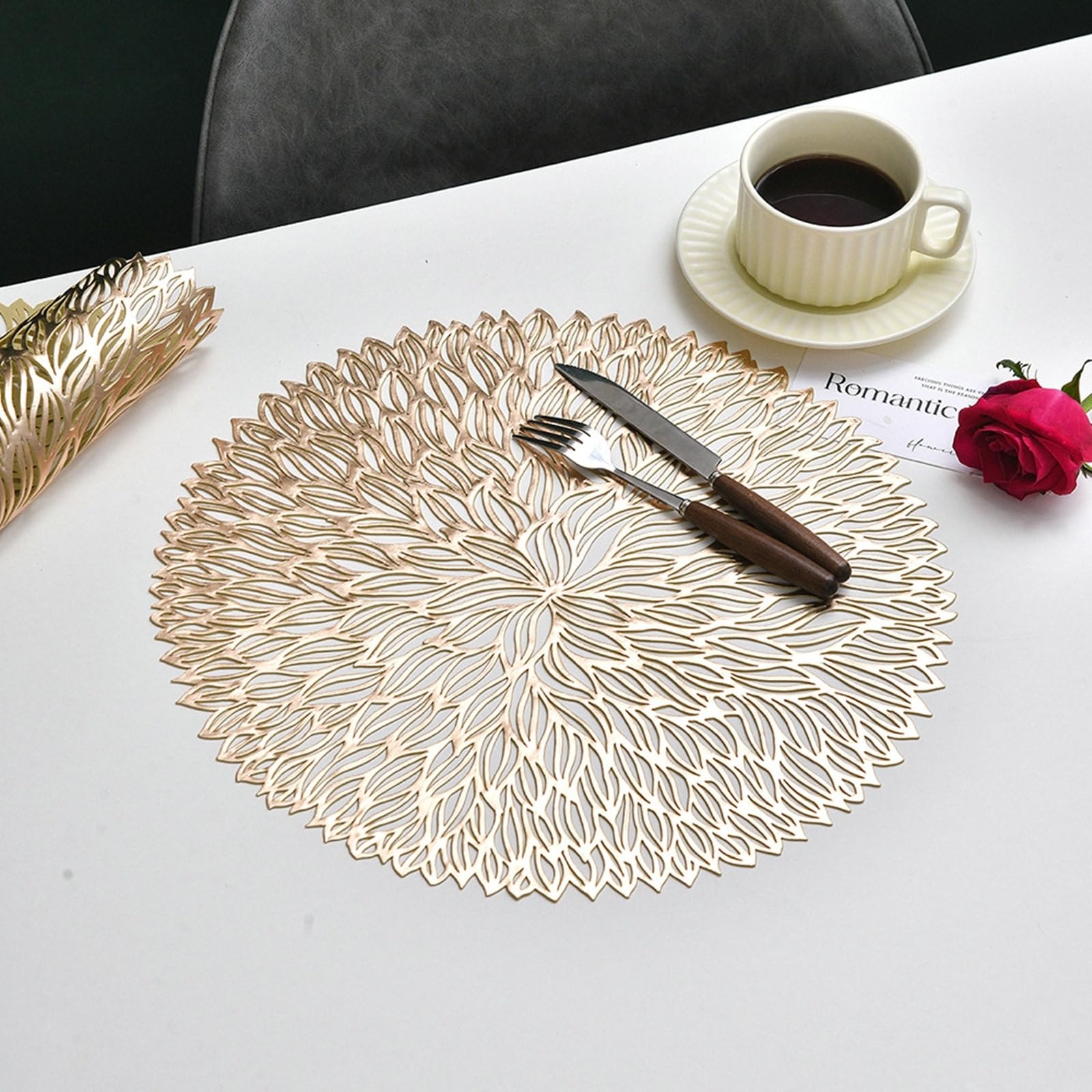 Beydodo Set di 10 tovagliette all'americana in PVC da 38,1 cm, lavabili, a forma di fiore, color oro