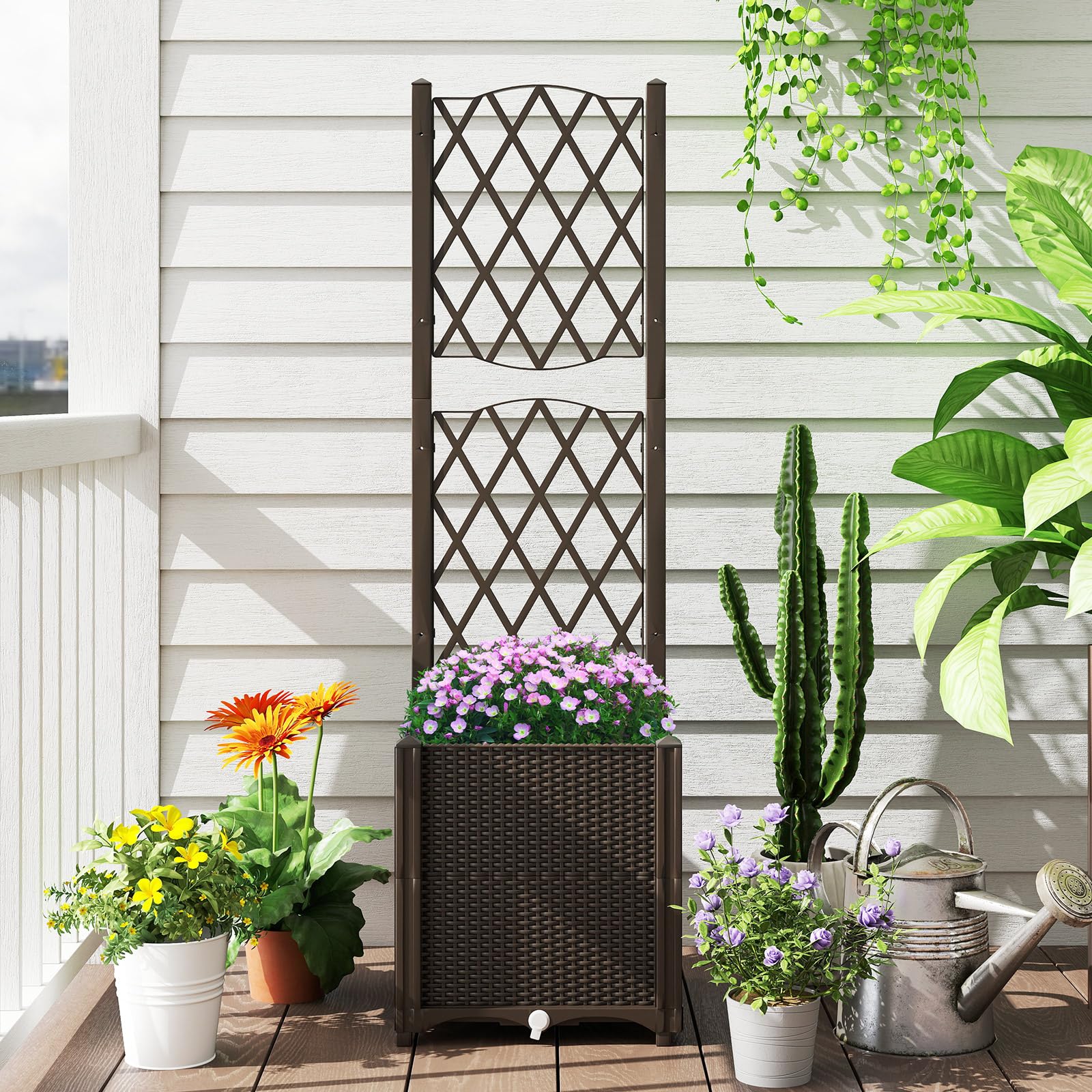 HOMASIS Cama de jardín elevada de madera con celosía, maceta de exterior con disco autoregado, agujeros de drenaje, bandeja de flores para plantas trepadoras, verduras (marrón)
